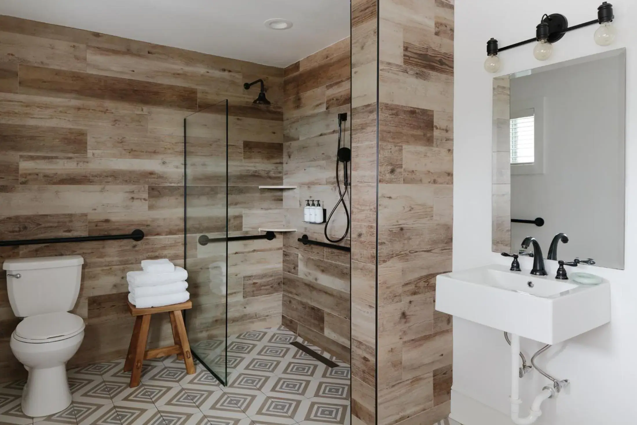 King Room - Disability Access in Daunts Albatross Motel King Room - Disability Access in Daunts Albatross Motel