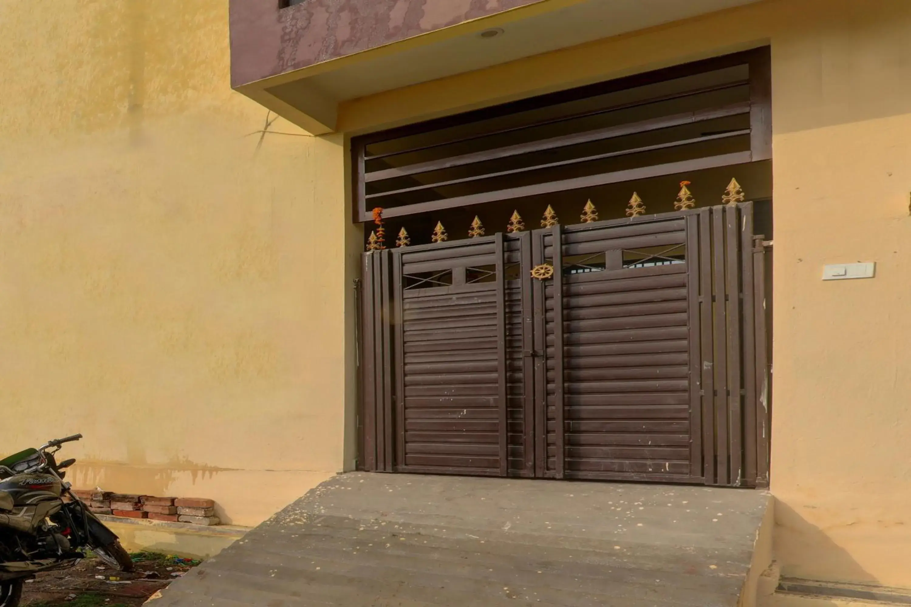 Facade/entrance in Hotel O Golden Grand Facade/entrance in Hotel O Golden Grand