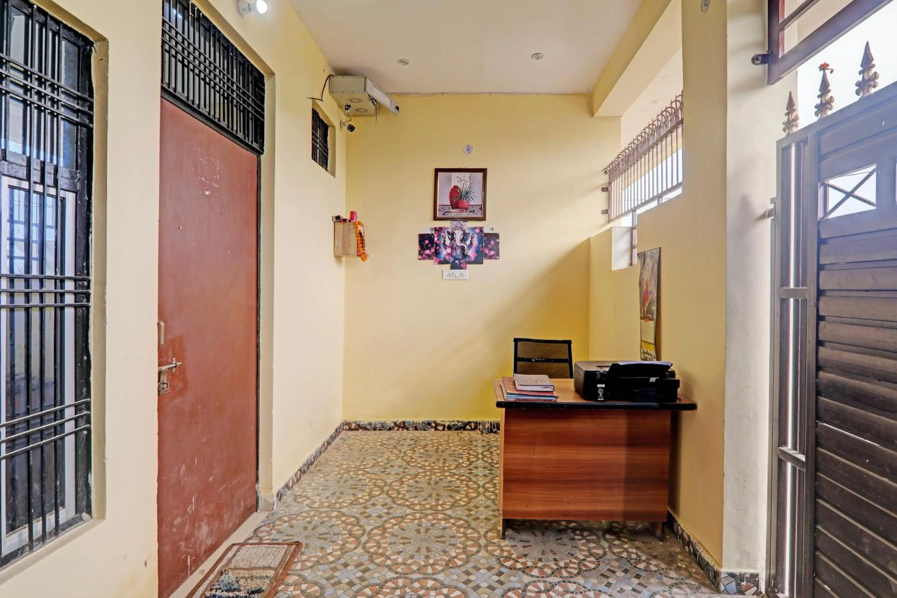 Lobby or reception in Hotel O Golden Grand
