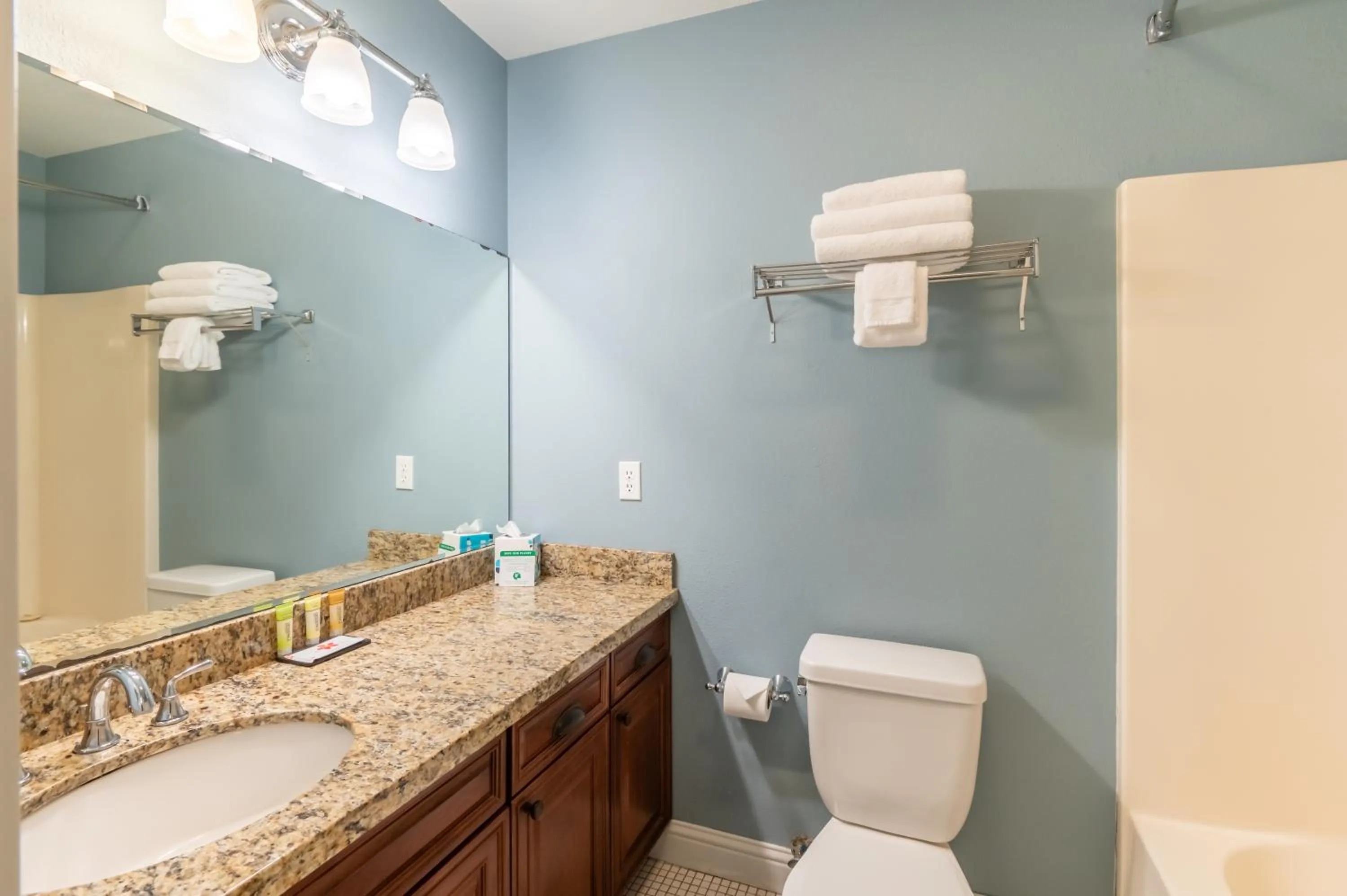 Pacific Reef Hotel & Light Show