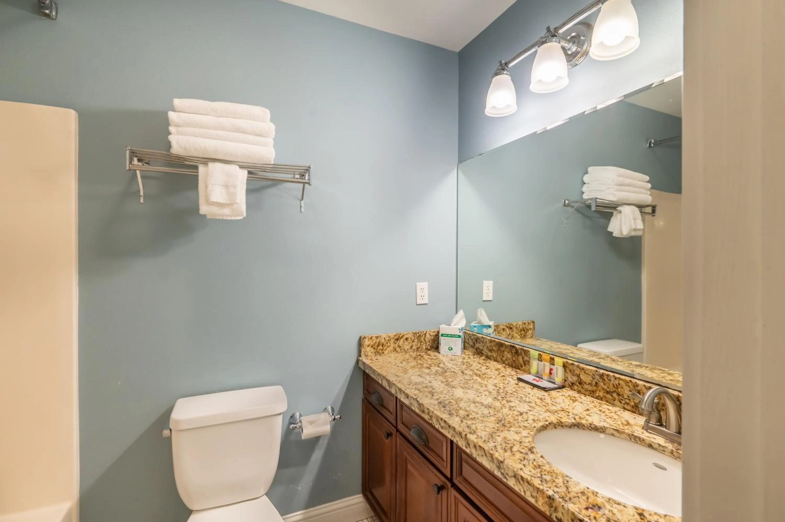 Pacific Reef Hotel & Light Show