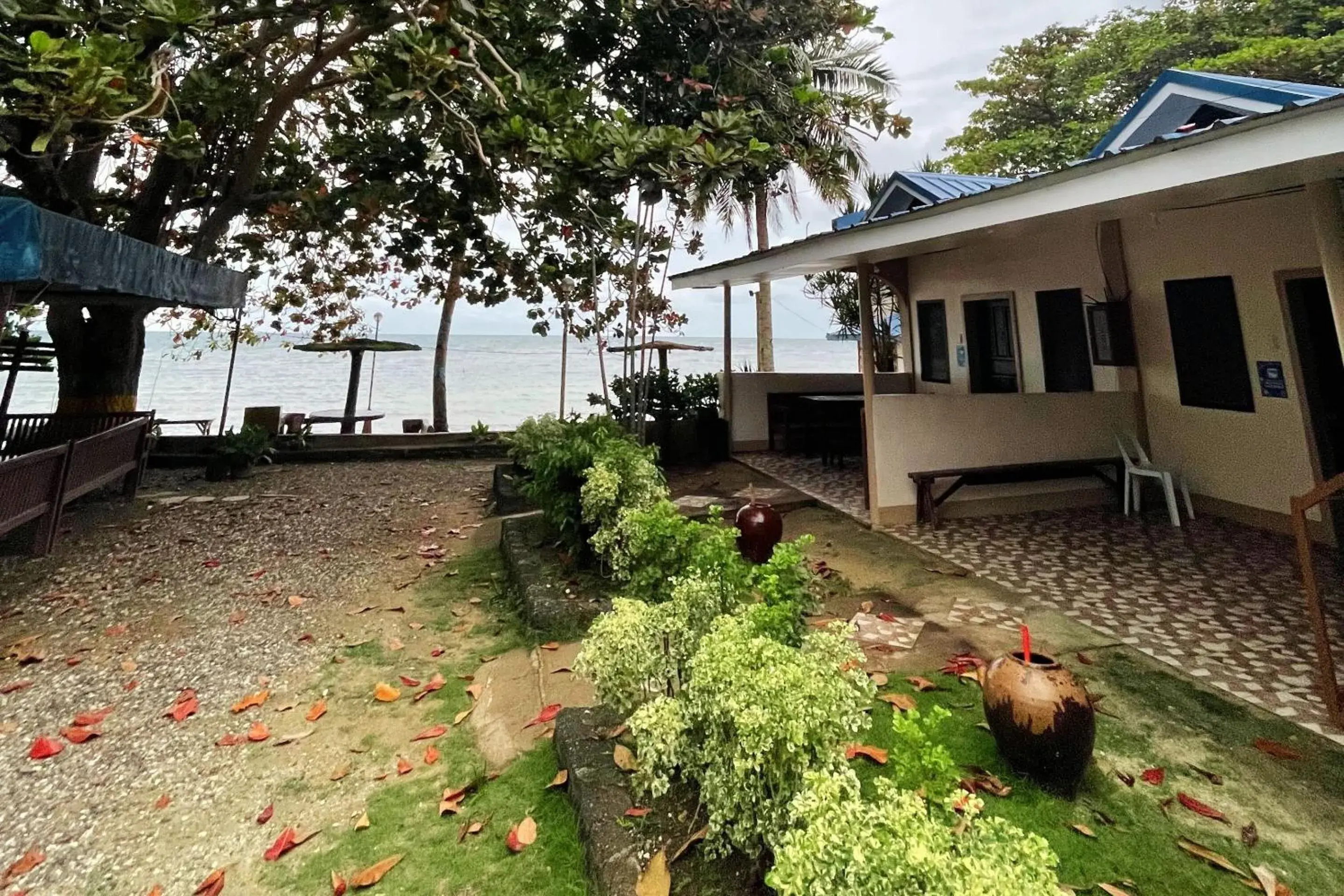 Property building in Durhan White Beach Resort powered by Cocotel Property building in Durhan White Beach Resort powered by Cocotel