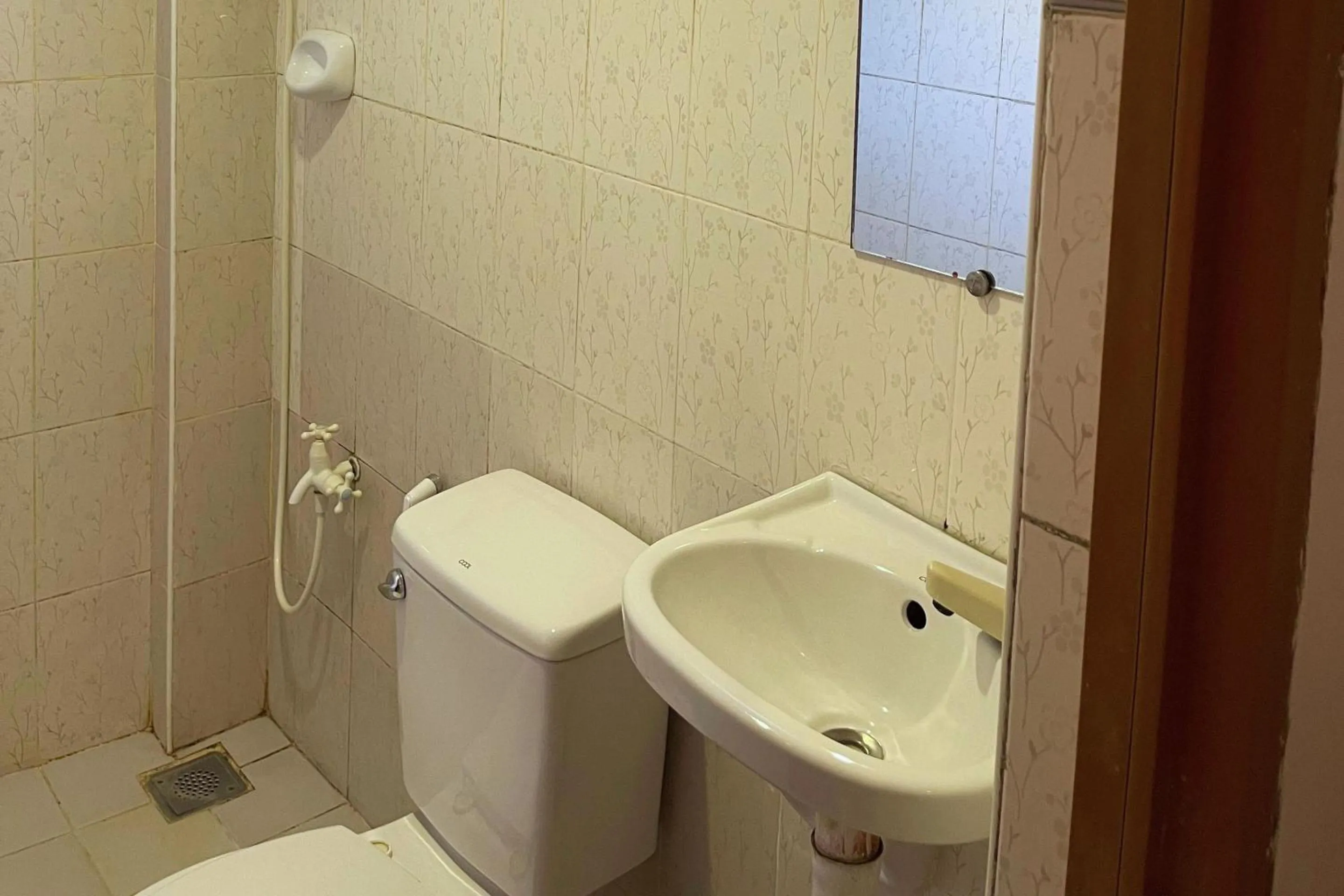 Bathroom in Durhan White Beach Resort powered by Cocotel