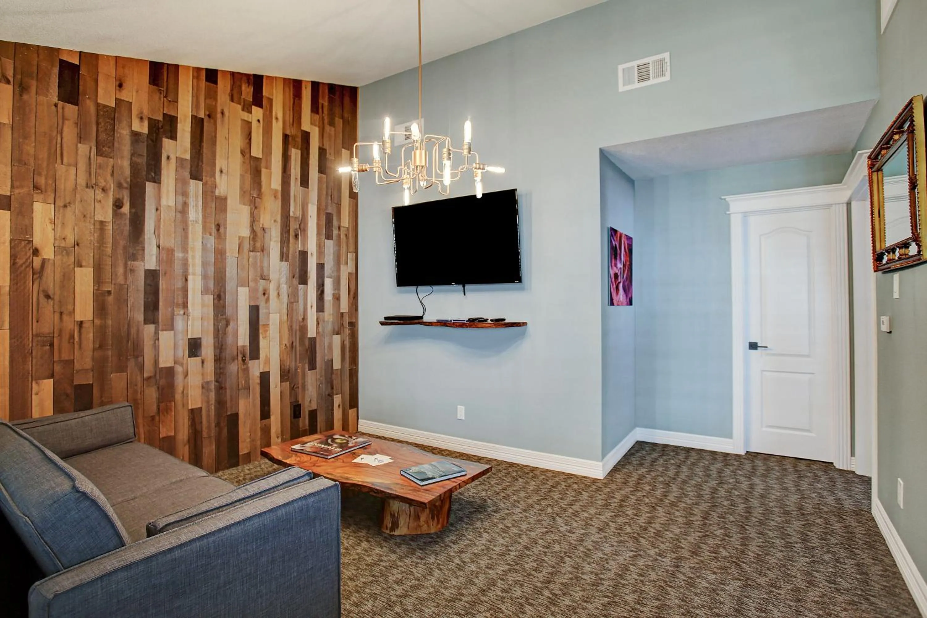 Sara's Inn on the Boulevard