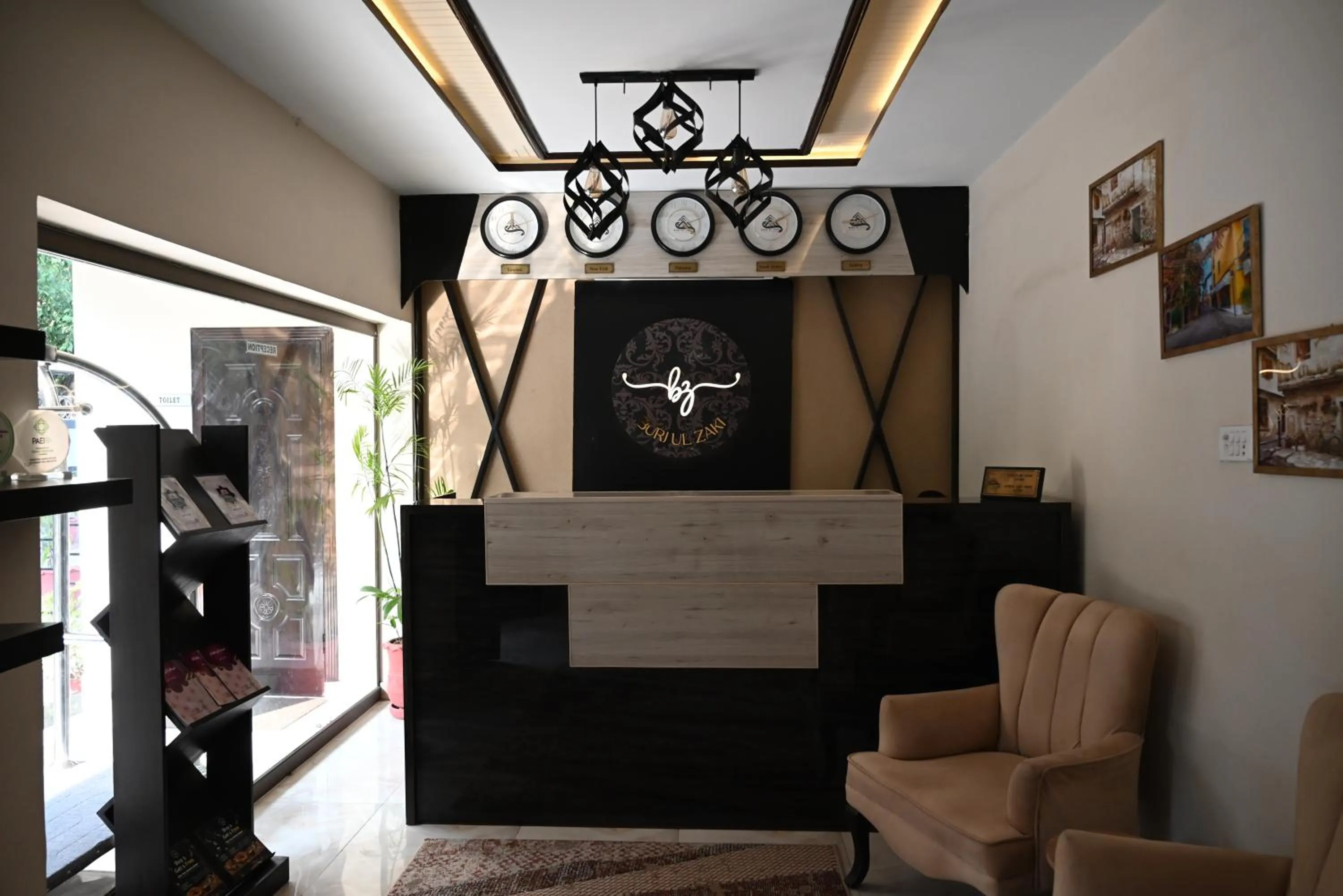 Lobby or reception in Burj Ul Zaki