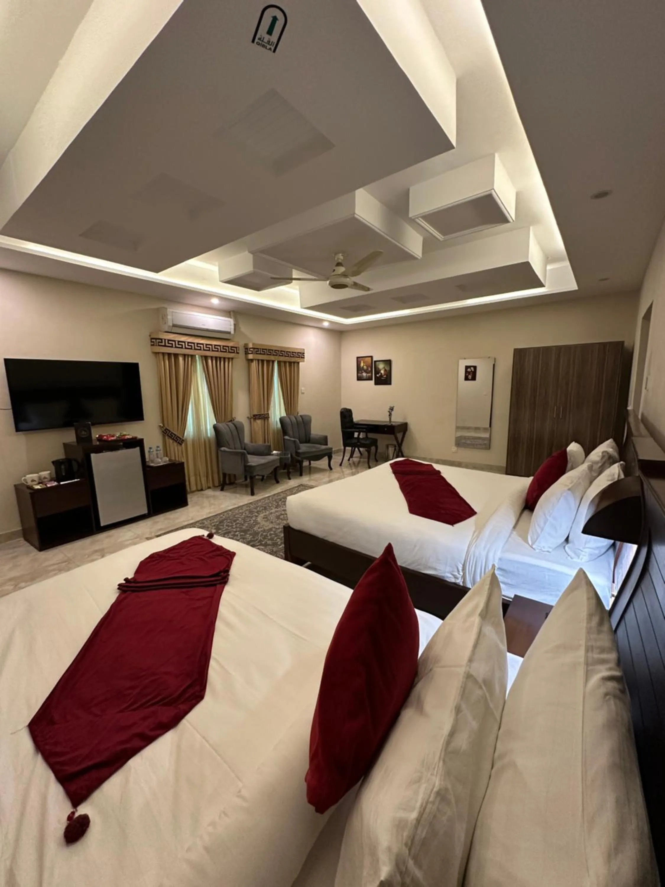 Photo of the whole room, Bed in Burj Ul Zaki