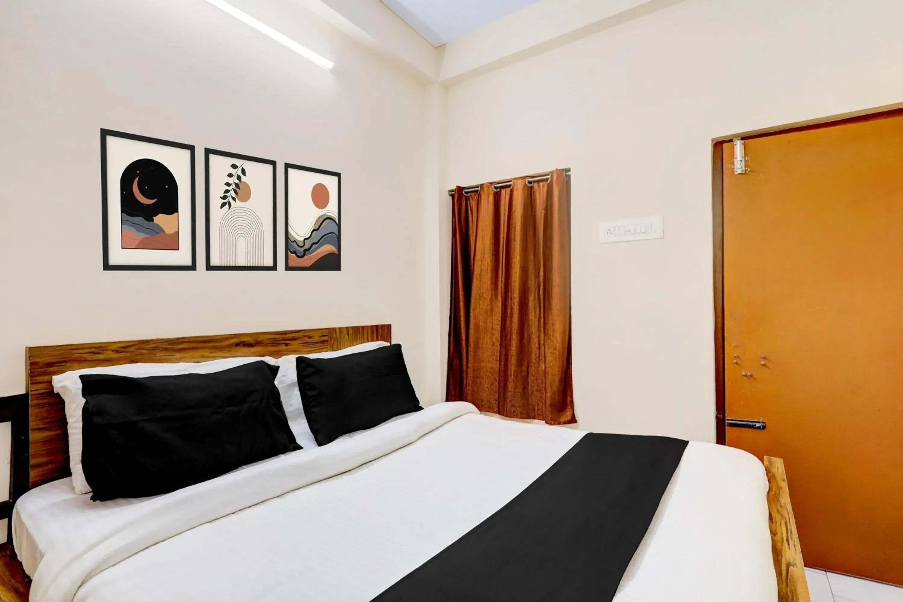 Bedroom, Bed in Hotel O Parthasarathyswamy Temple Formerly RKH Inn Bedroom, Bed in Hotel O Parthasarathyswamy Temple Formerly RKH Inn