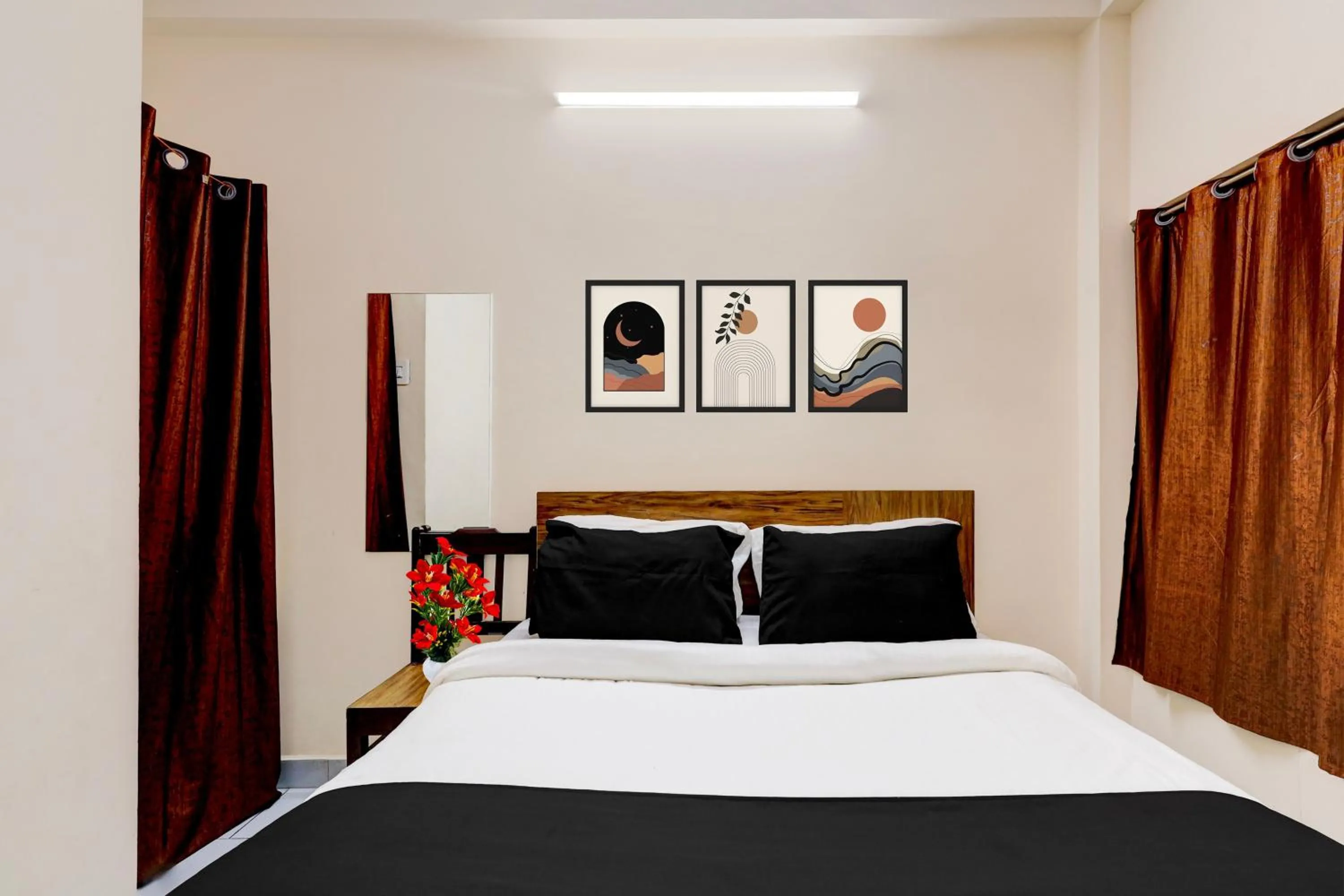 Bedroom, Bed in Hotel O Parthasarathyswamy Temple Formerly RKH Inn