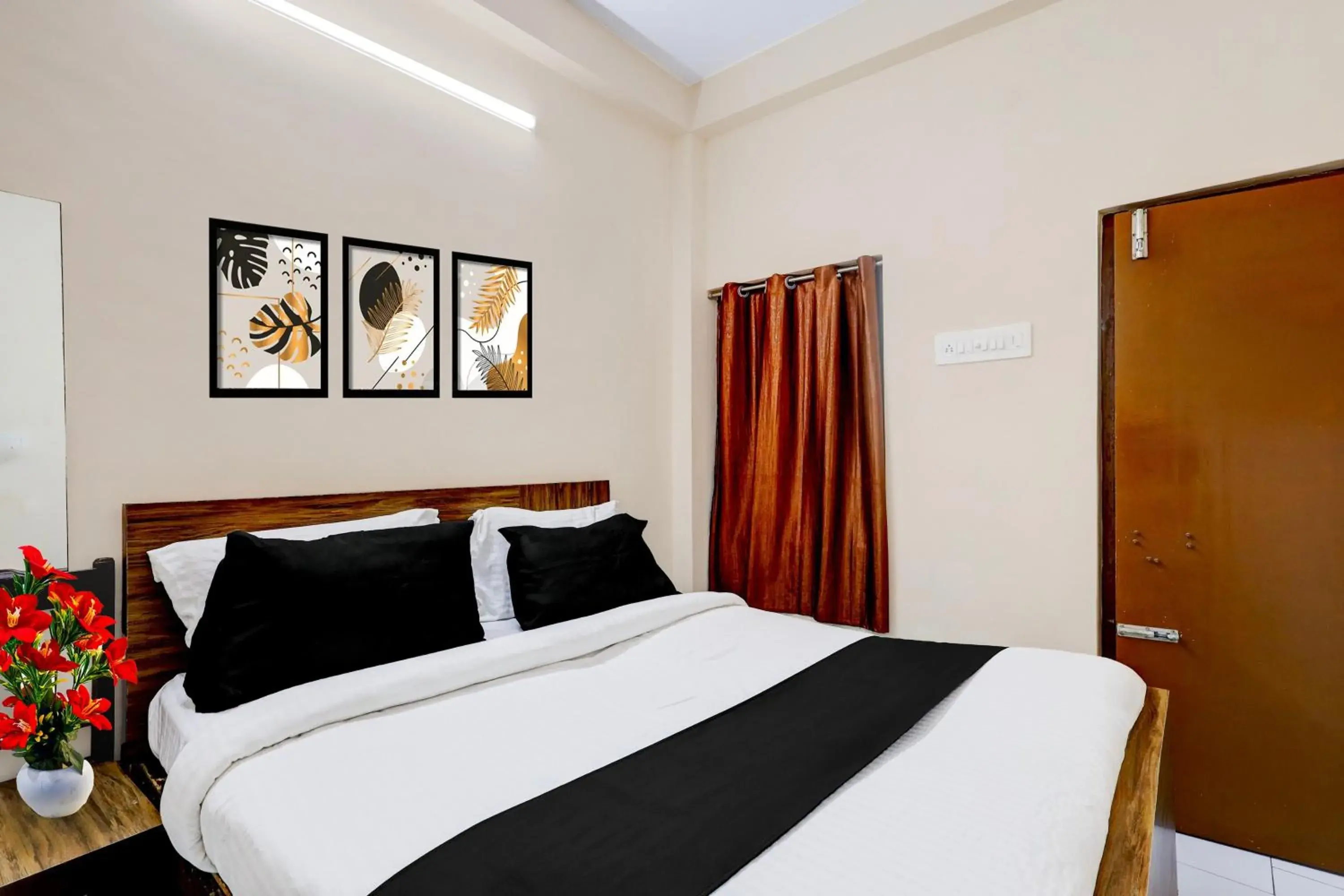Bedroom, Bed in Super Hotel O Parthasarathyswamy Temple Formerly RKH Inn Bedroom, Bed in Super Hotel O Parthasarathyswamy Temple Formerly RKH Inn