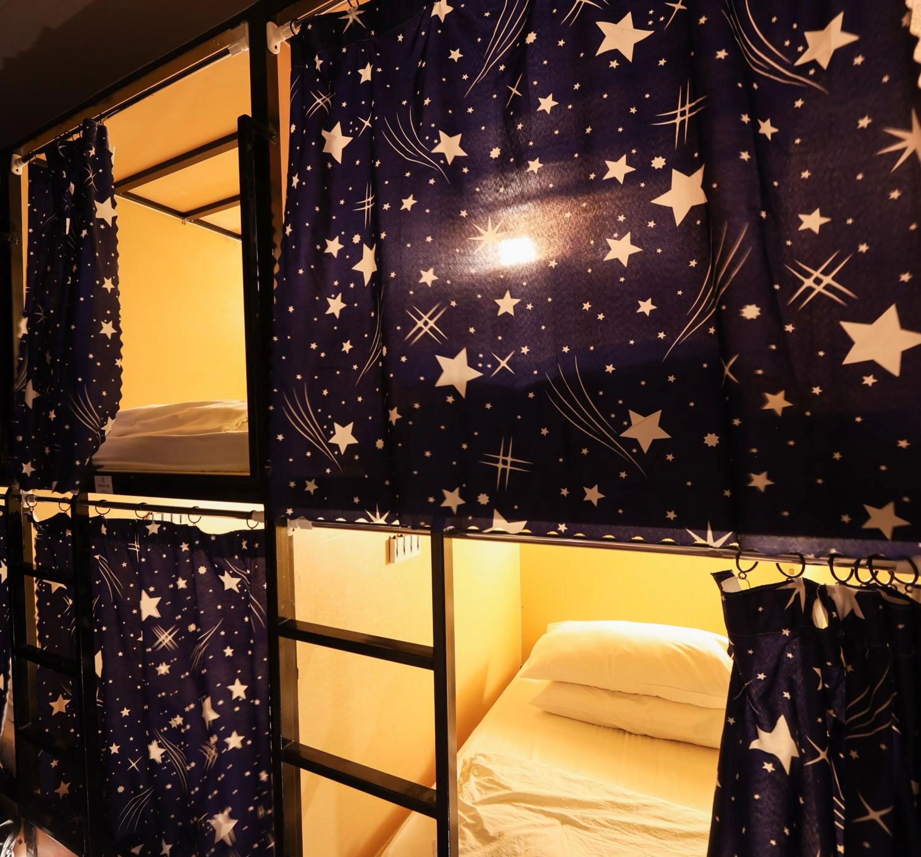 Bed in Dou Houz Georgetown