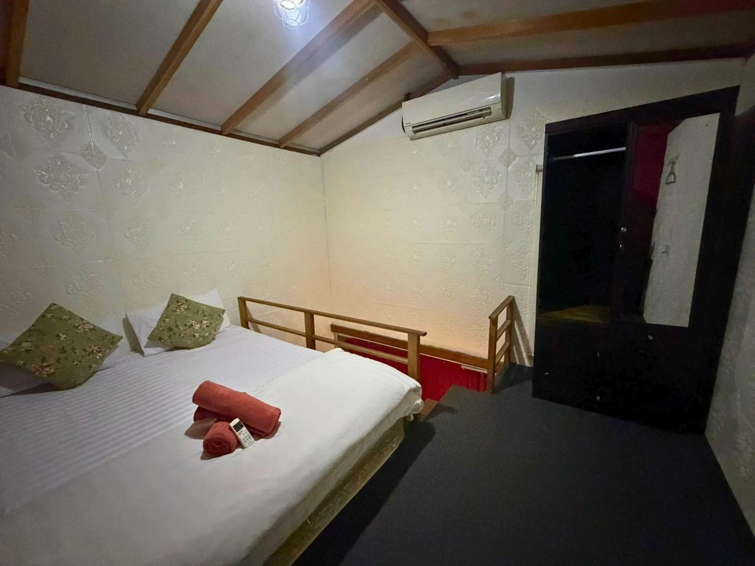 Bed in Dou Houz Georgetown