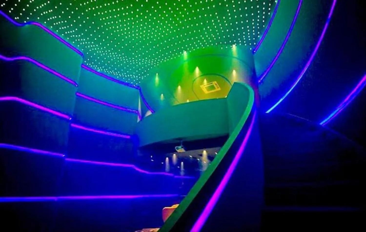 Nightclub / DJ in The Weekend Address Managed By Stay Cation