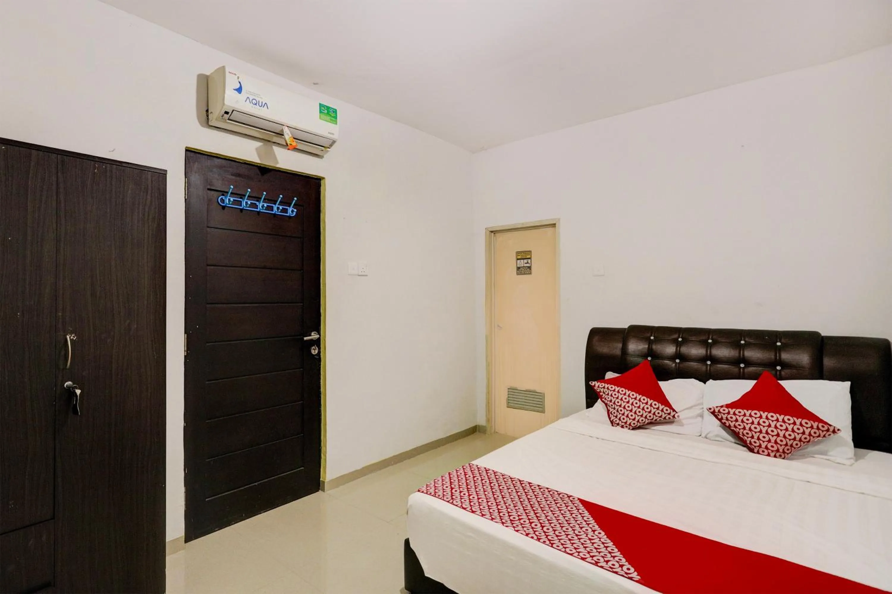 Bedroom, Bed in Hotel O Sir Homestay