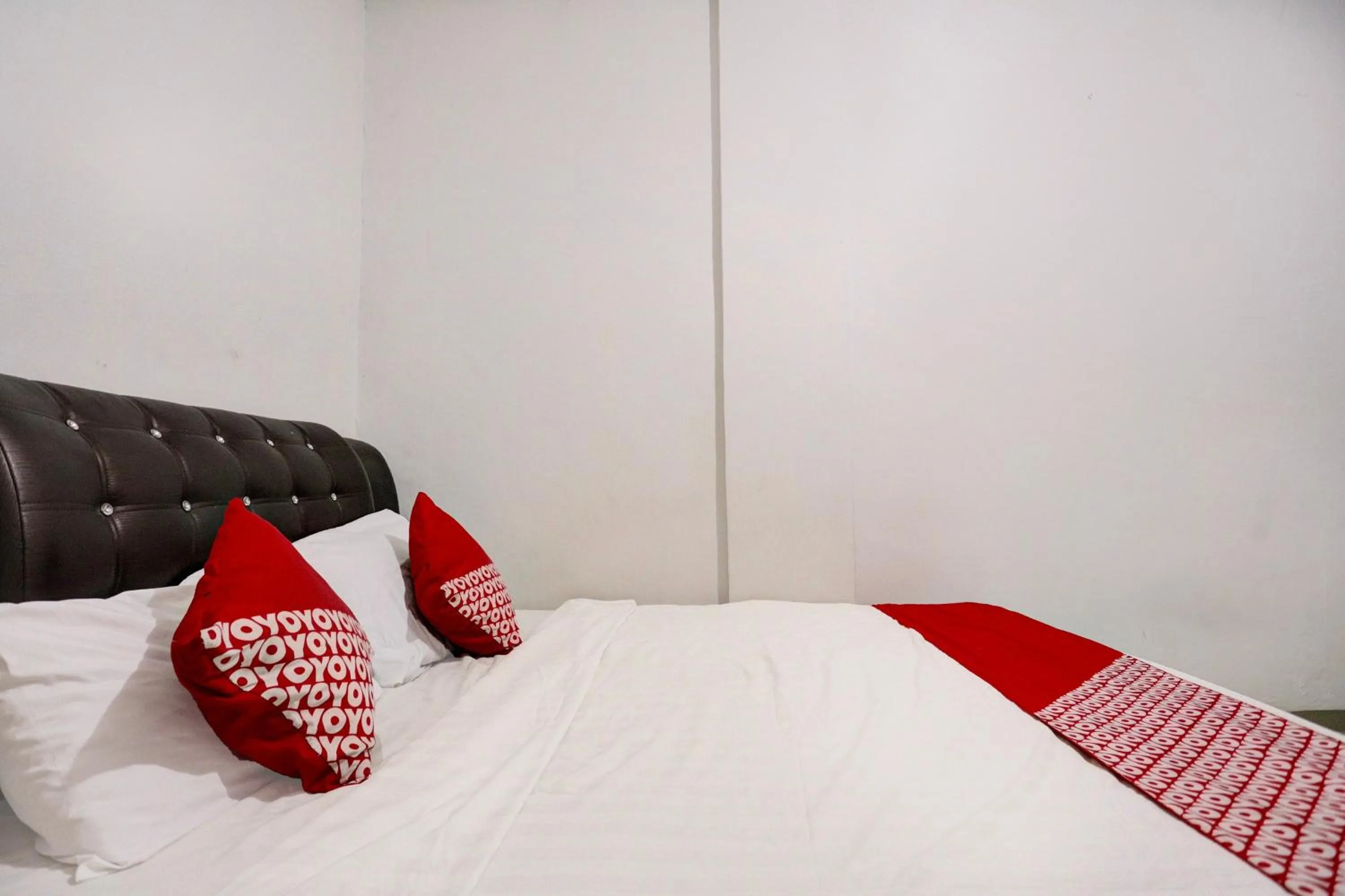 Bedroom, Bed in Hotel O Sir Homestay