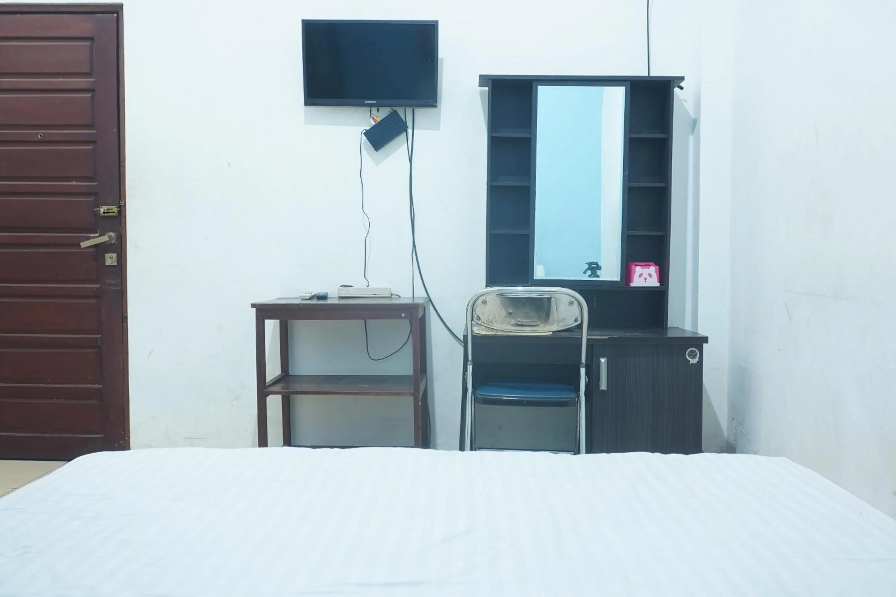 Bedroom, Bed in Hotel O Gr Kost Kaladan