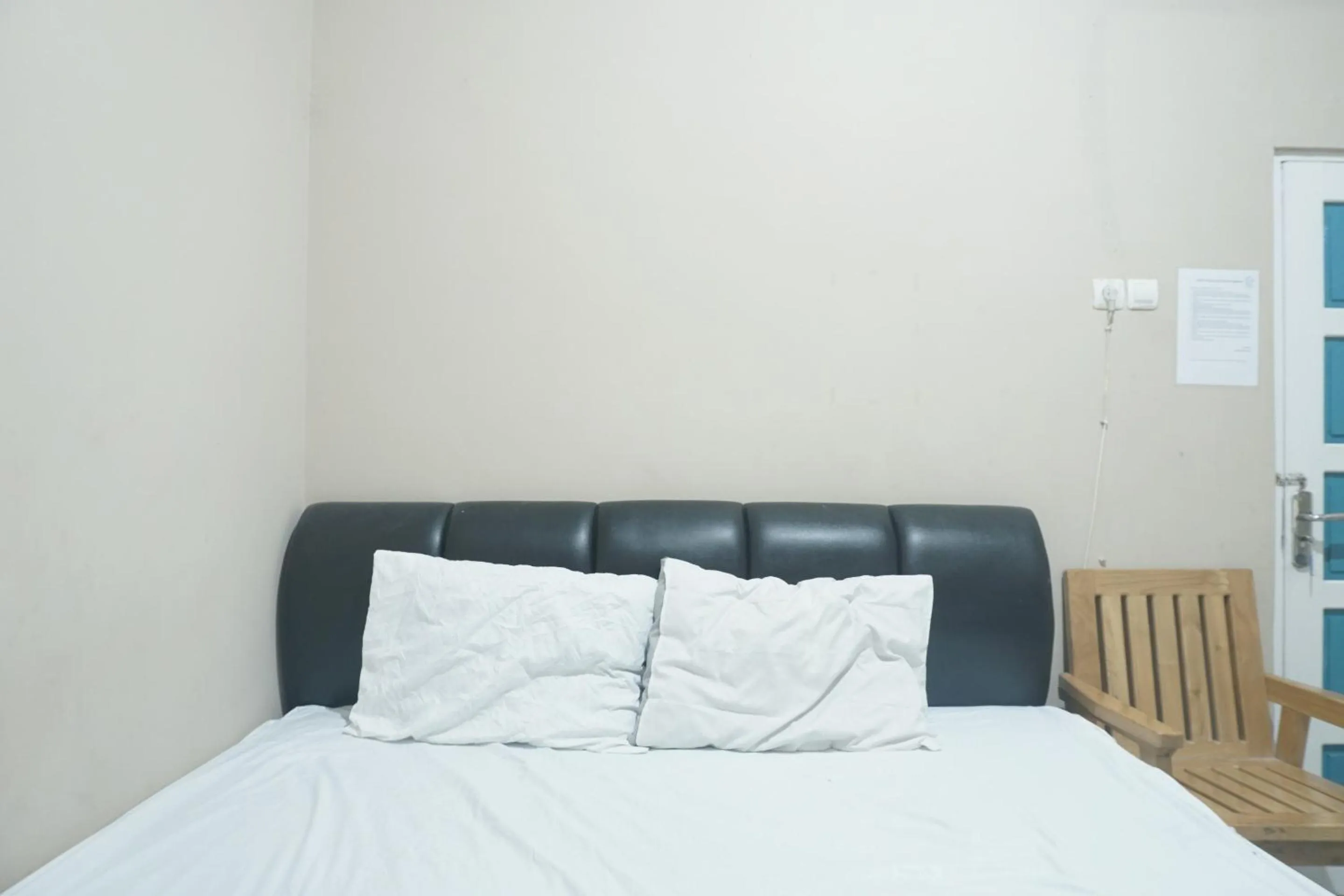 Bedroom, Bed in Hotel O Gr Kost Kaladan