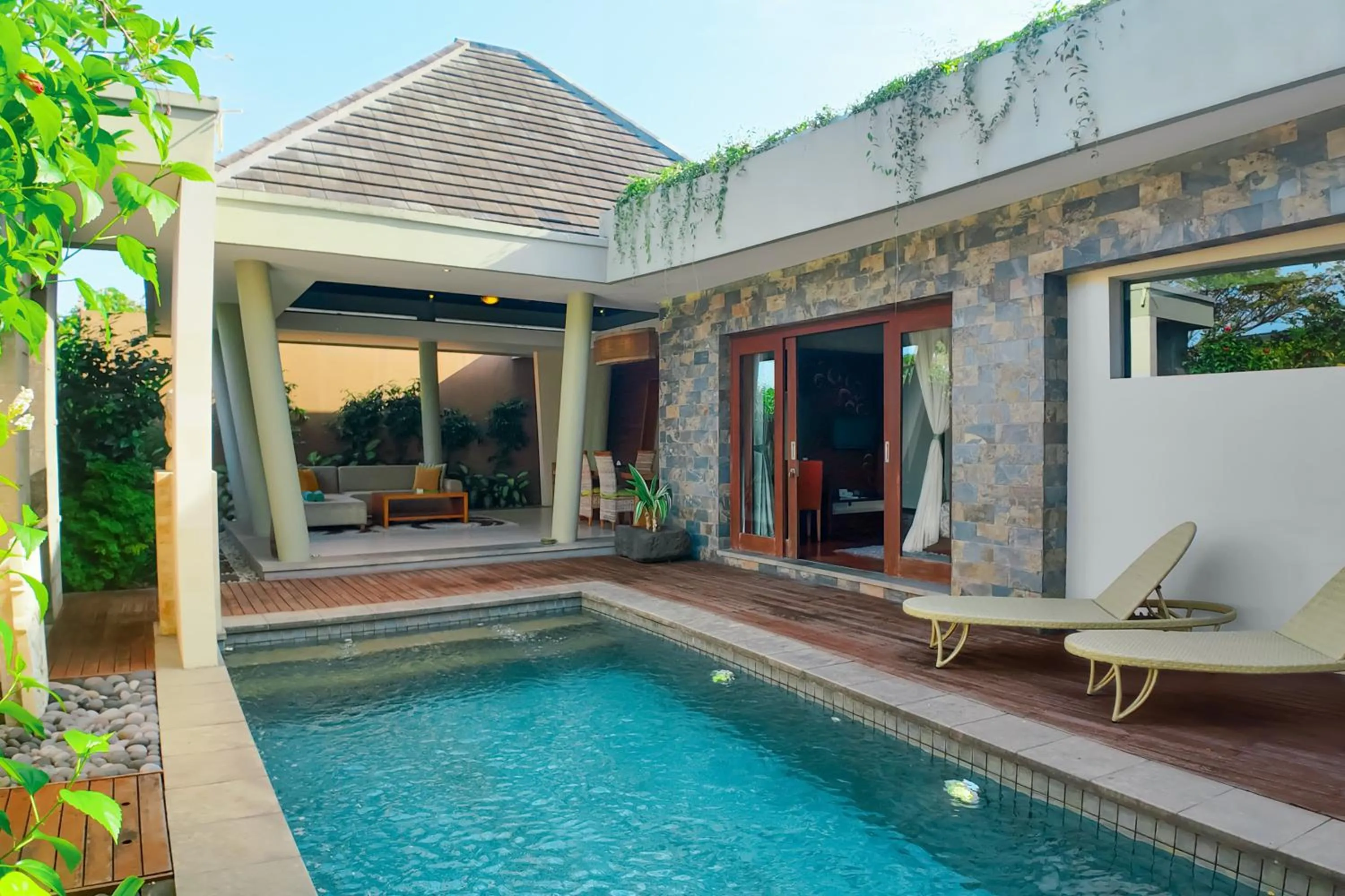 Swimming pool in The Kasih Villas & Spa