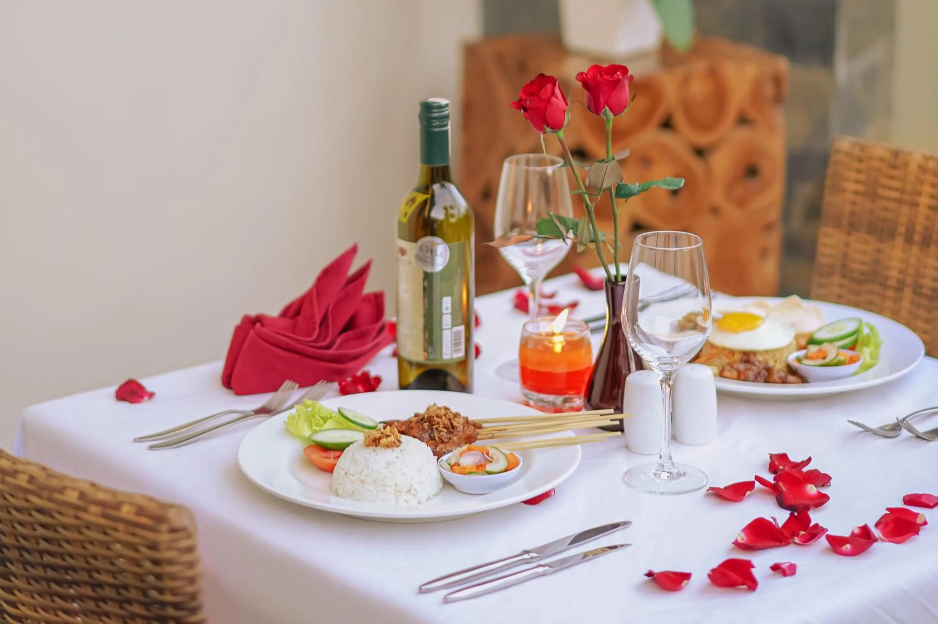 Food and drinks in The Kasih Villas & Spa