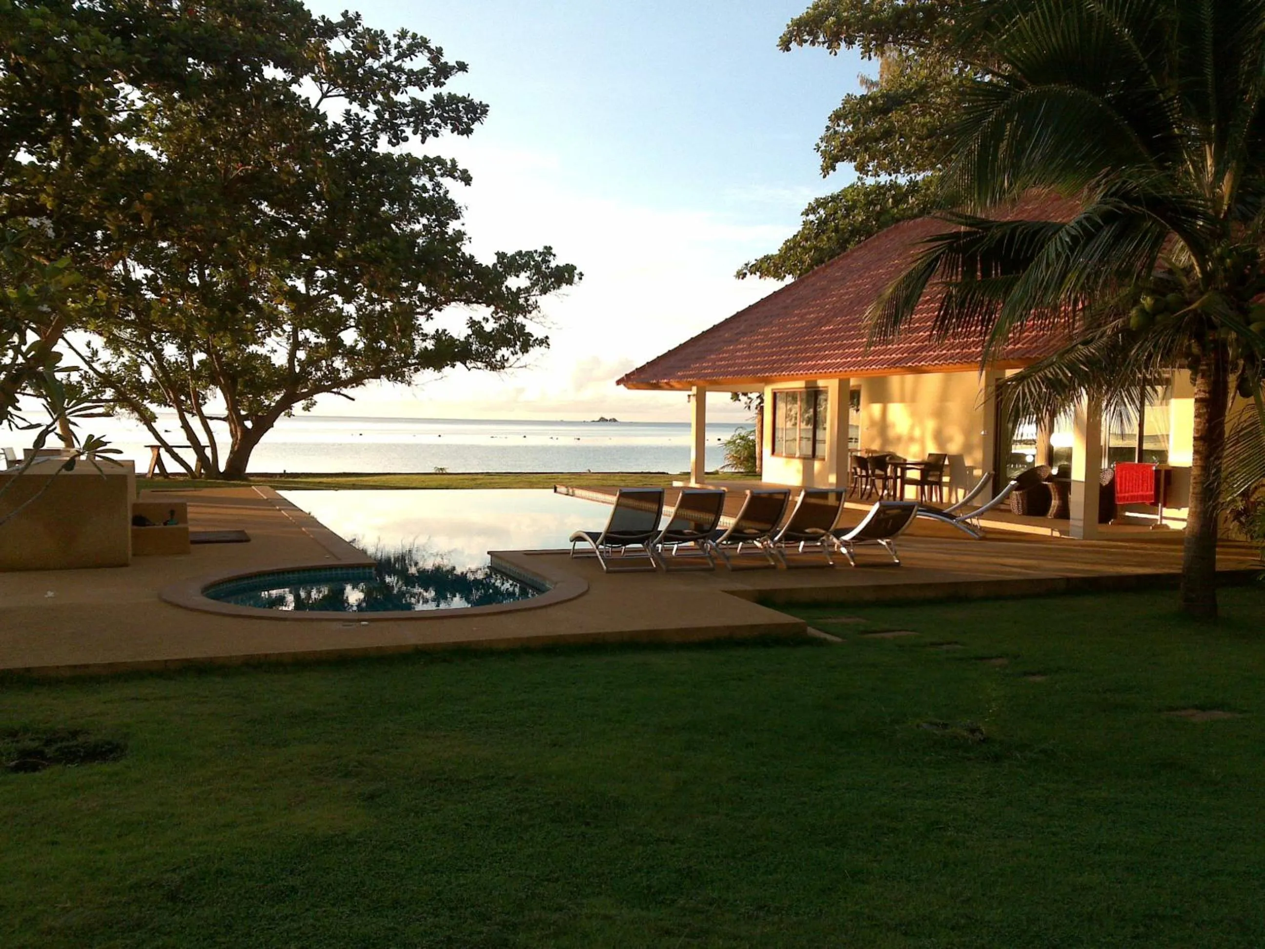 Sunrise in Heaven Beach Koh Samui