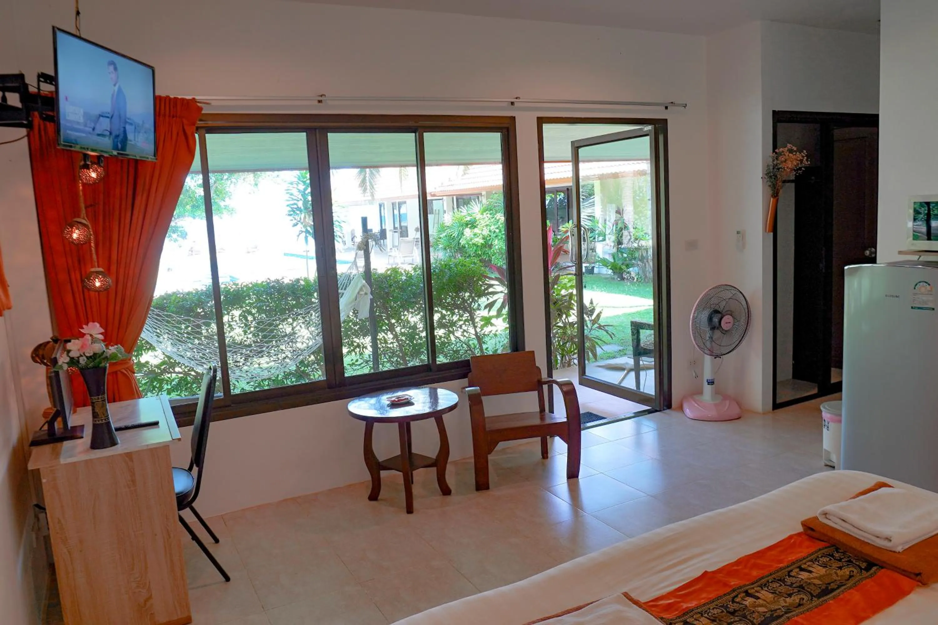 Bedroom, Bed in Heaven Beach Koh Samui