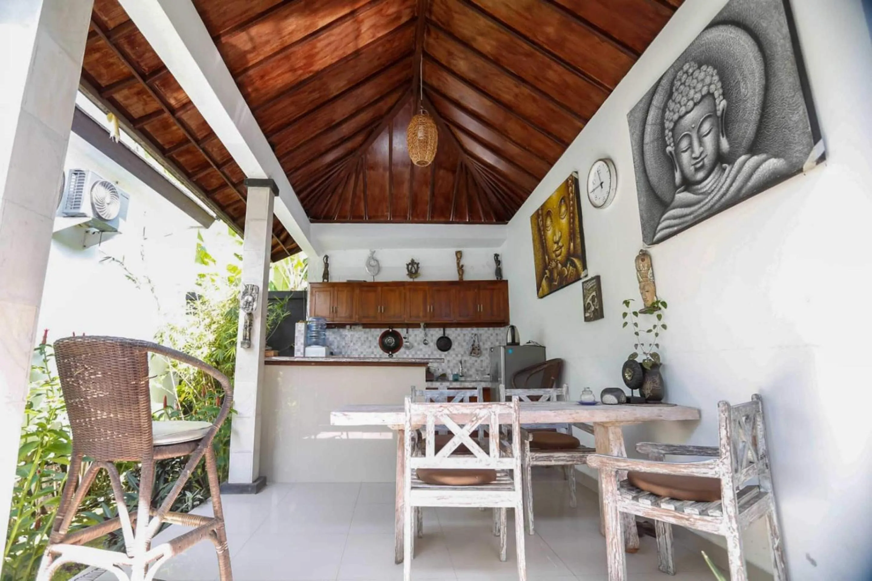 Kitchen or kitchenette in Belvilla Ananda Resort Lovina BeachNearPantai Lovina