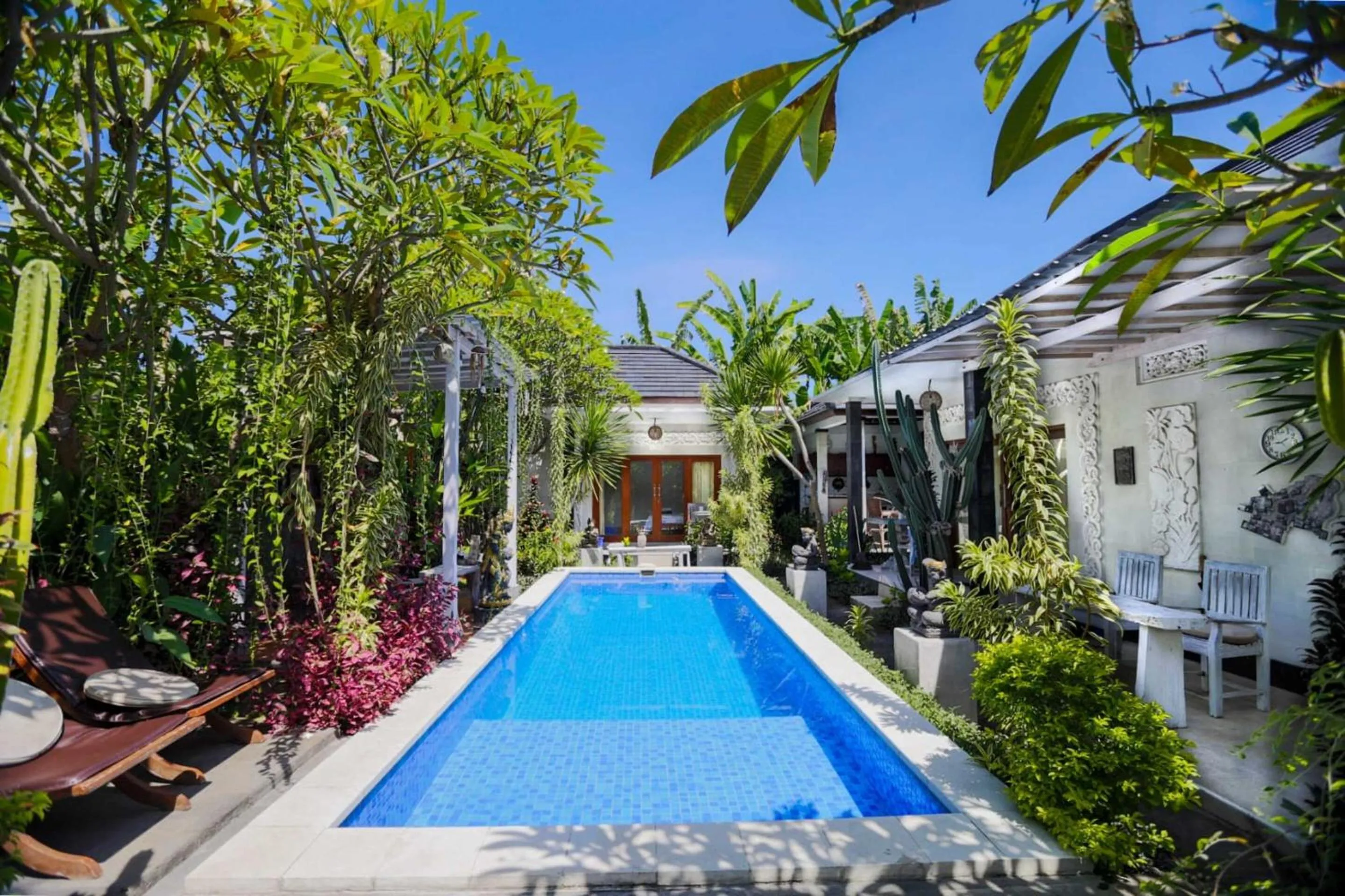 Swimming pool in Belvilla Ananda Resort Lovina BeachNearPantai Lovina