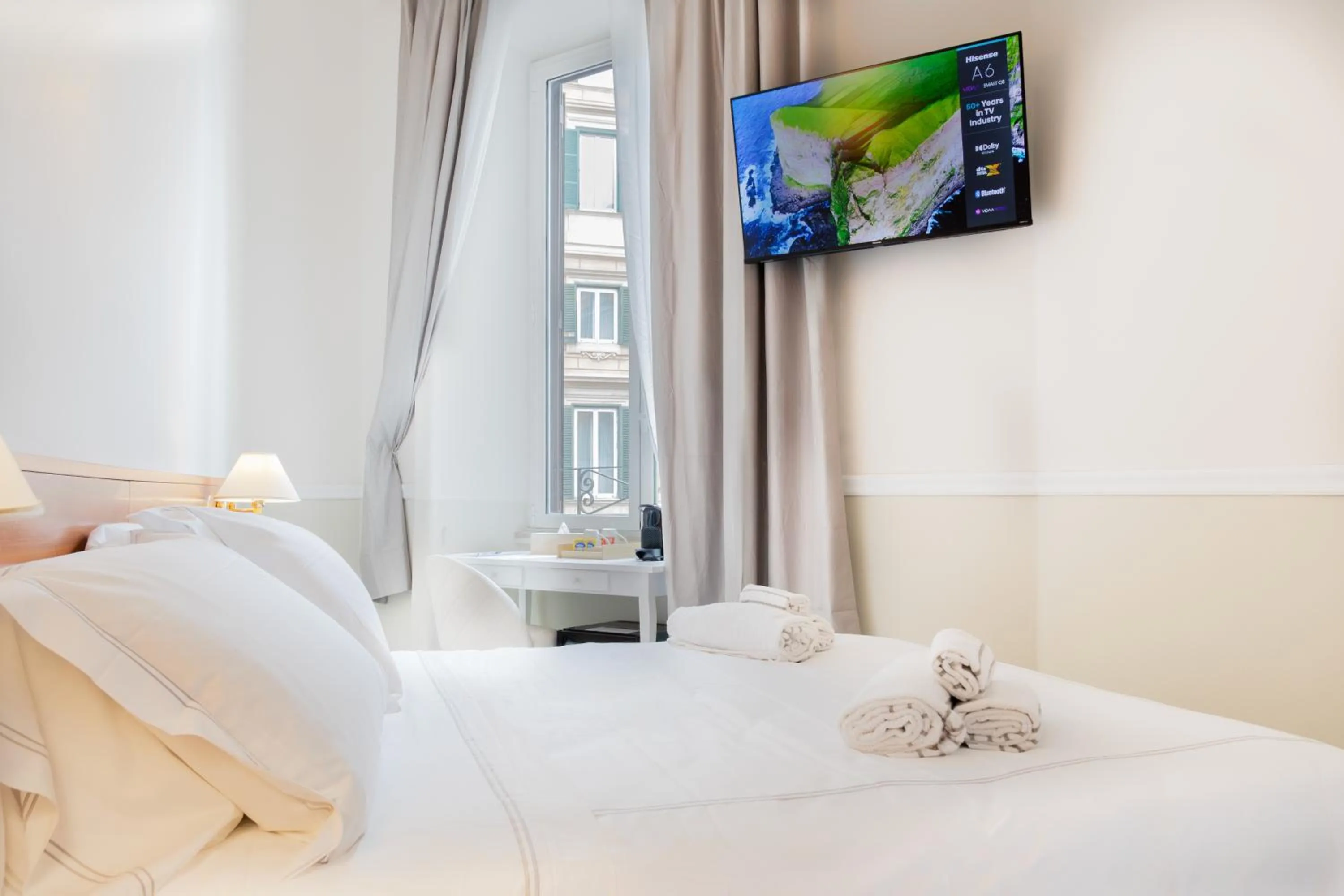 Bed in Hotel Domus Rome