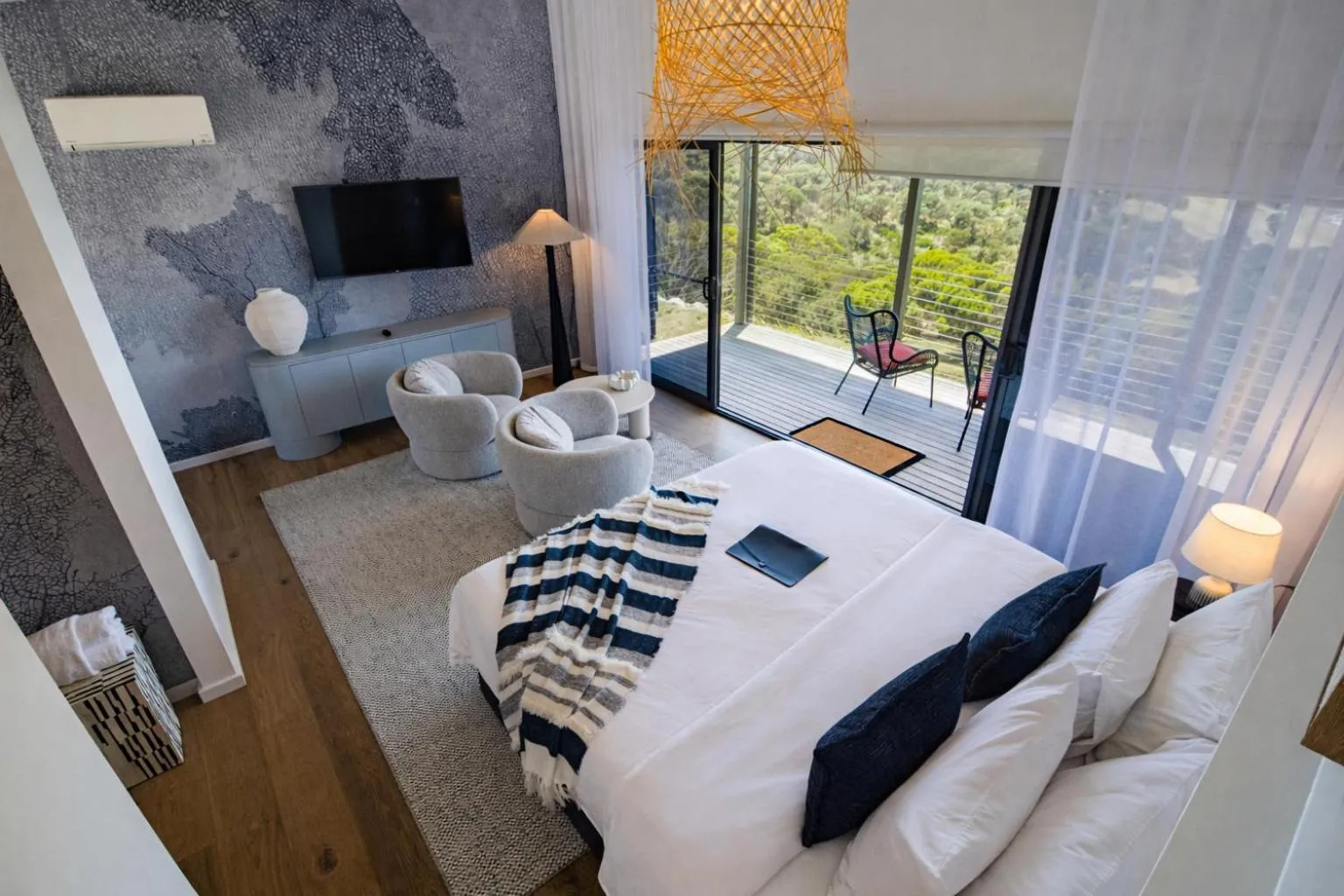 Bed in Sea Dragon Kangaroo Island