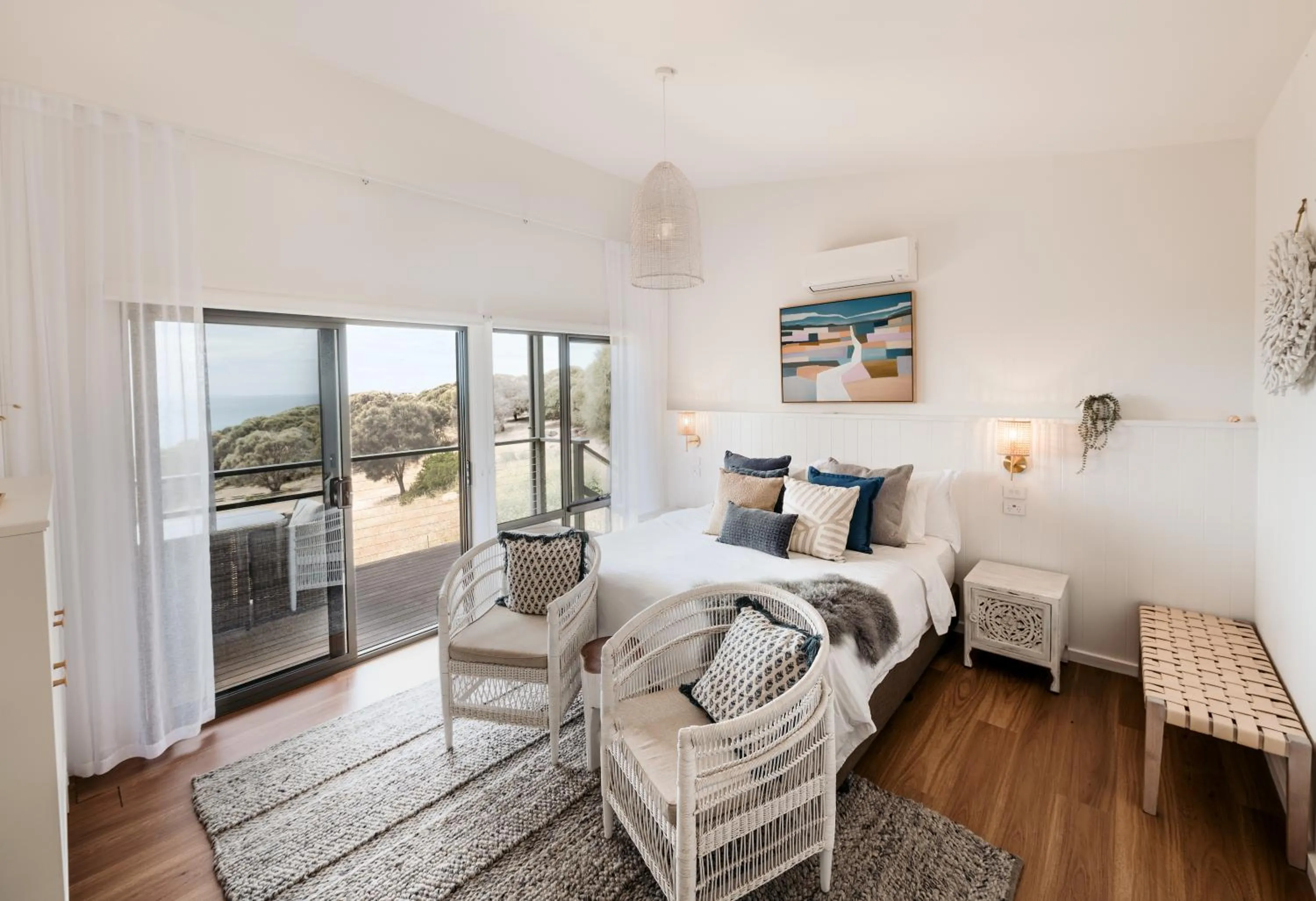 Photo of the whole room, Bed in Sea Dragon Kangaroo Island