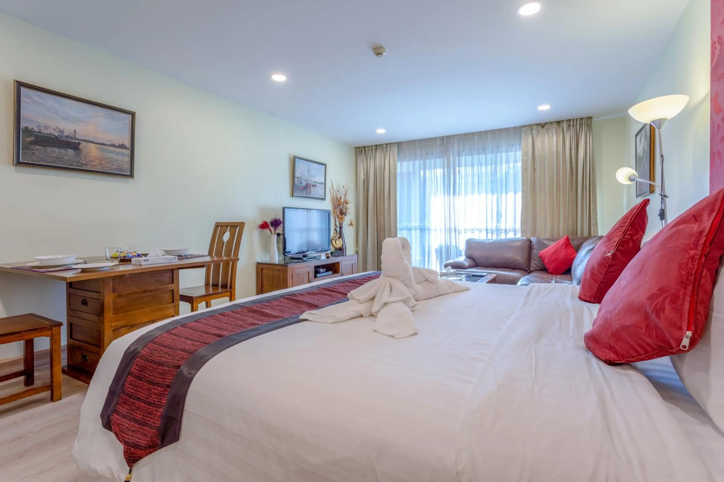 Bedroom, Bed in Citismart Luxury Apartments