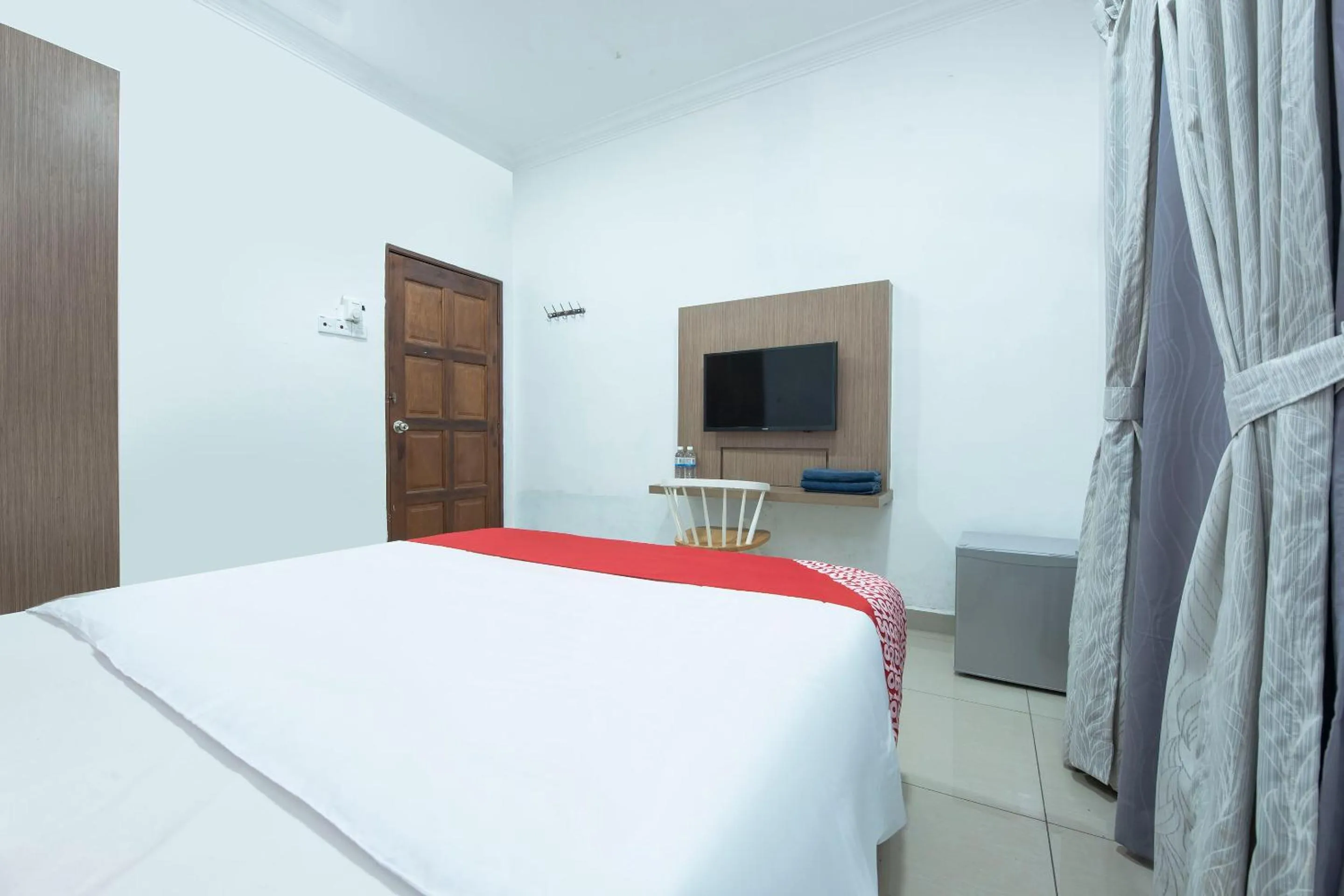 View (from property/room), Bed in Sg Rengit City Resort 1