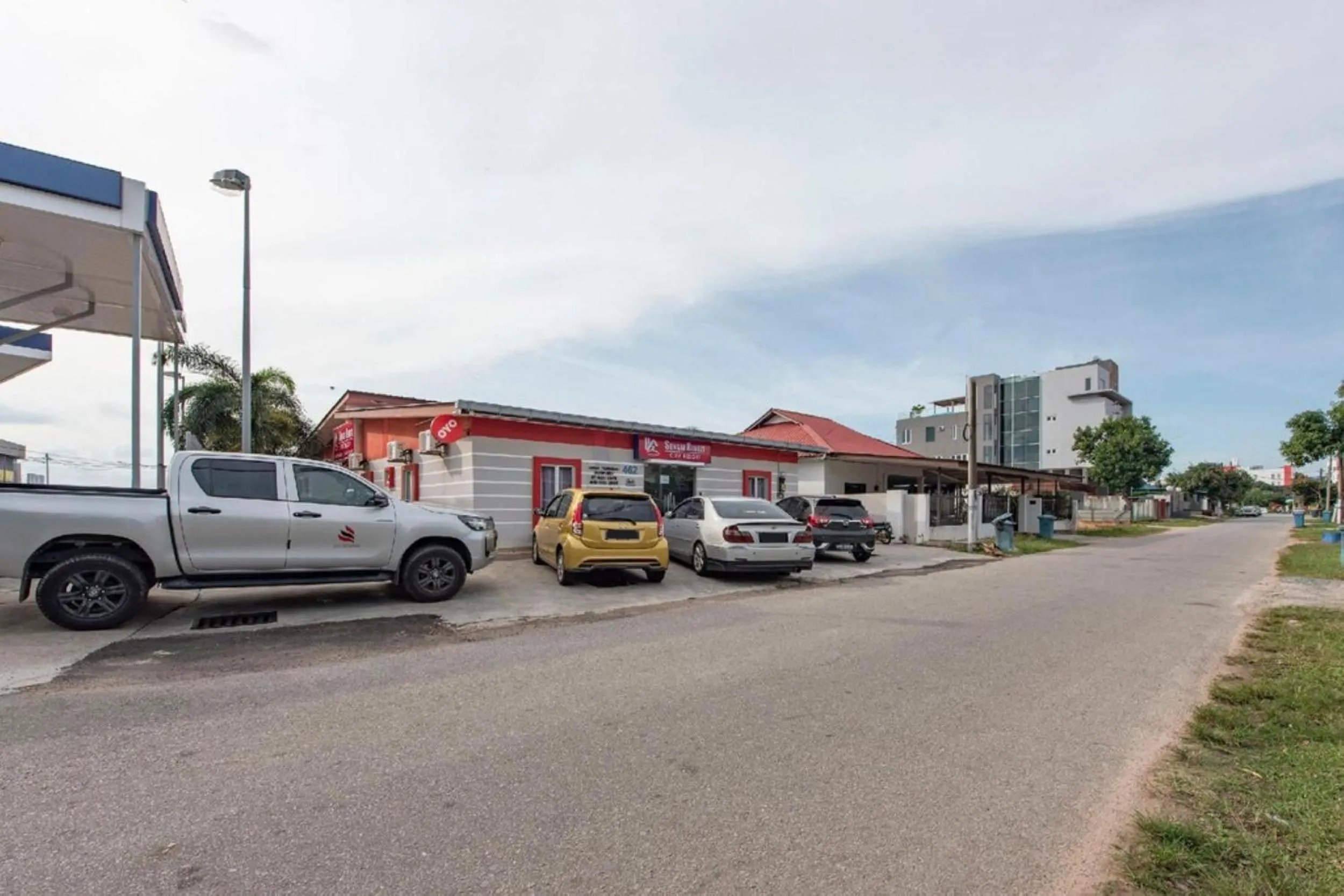 Property building in Sg Rengit City Resort 1