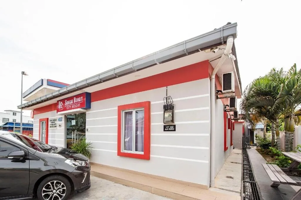 Property building in Sg Rengit City Resort 1