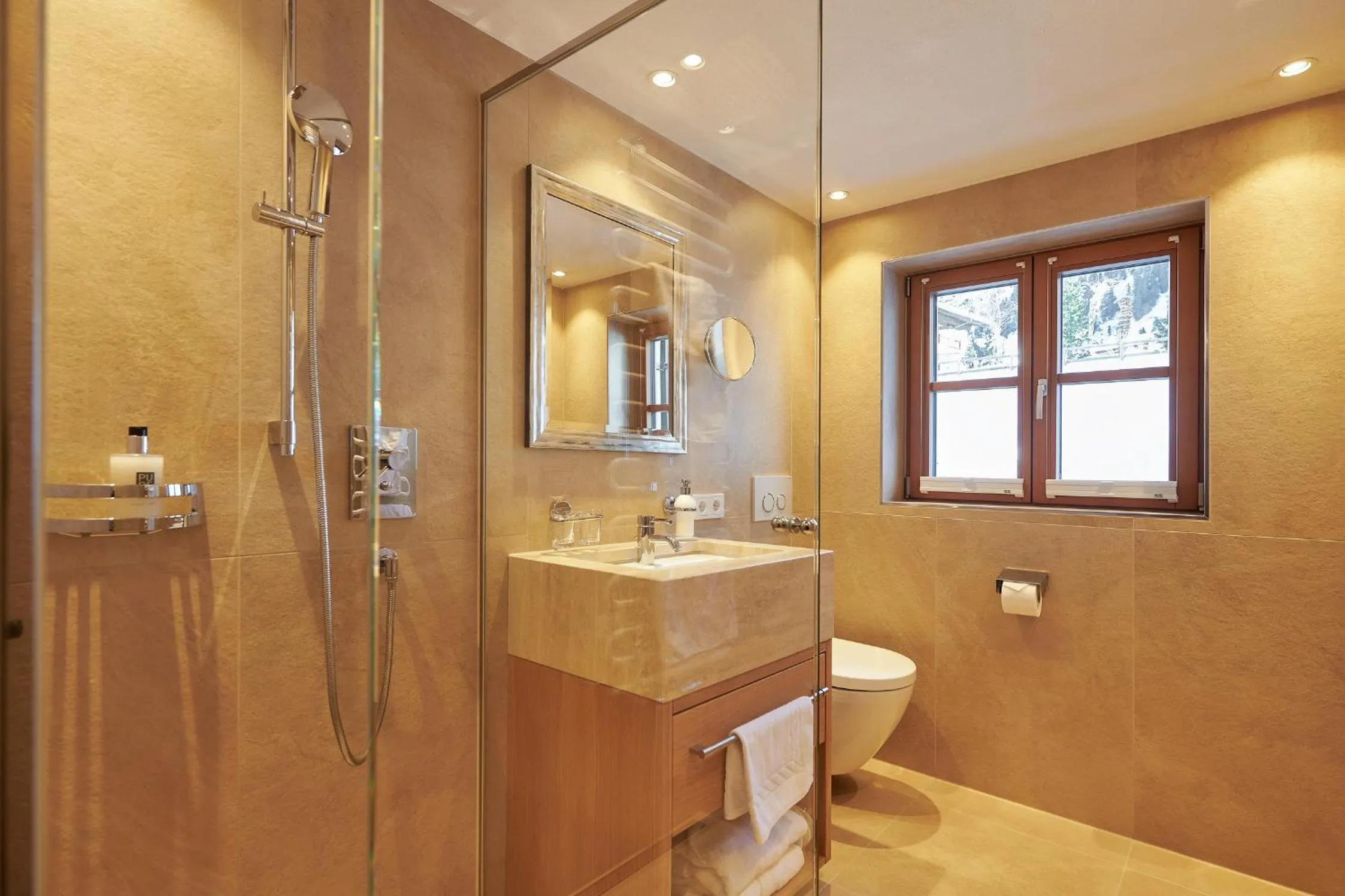Bathroom in Hotel Garni Schneider