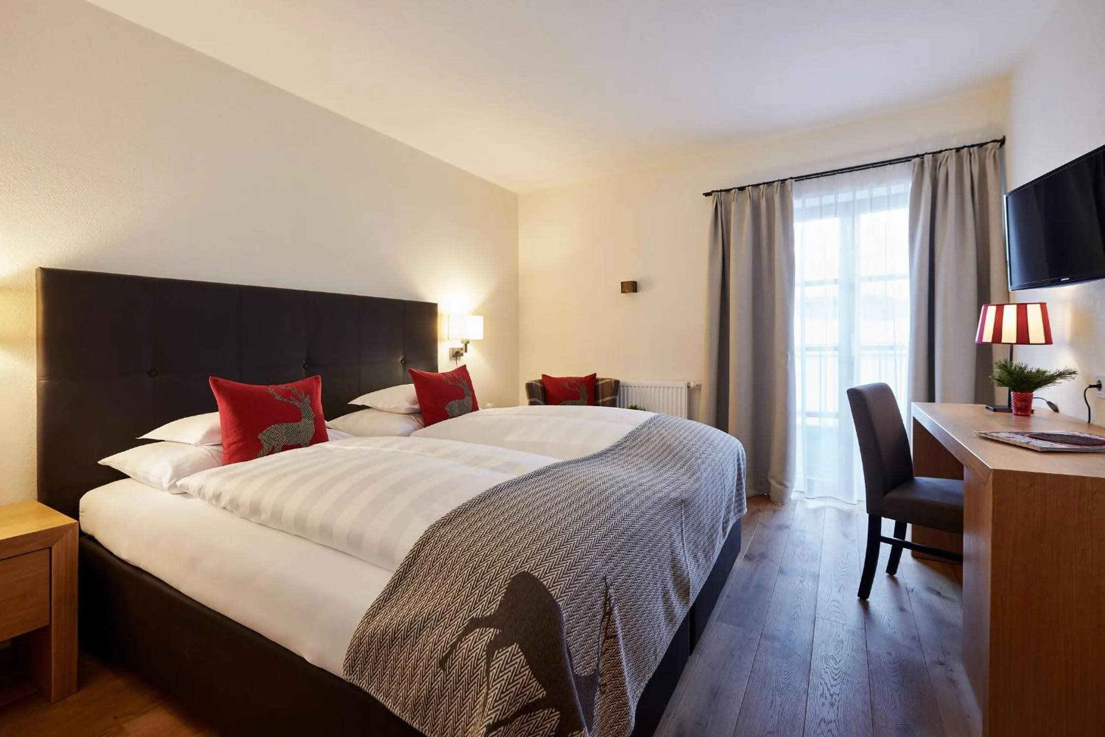 Bed in Hotel Garni Schneider