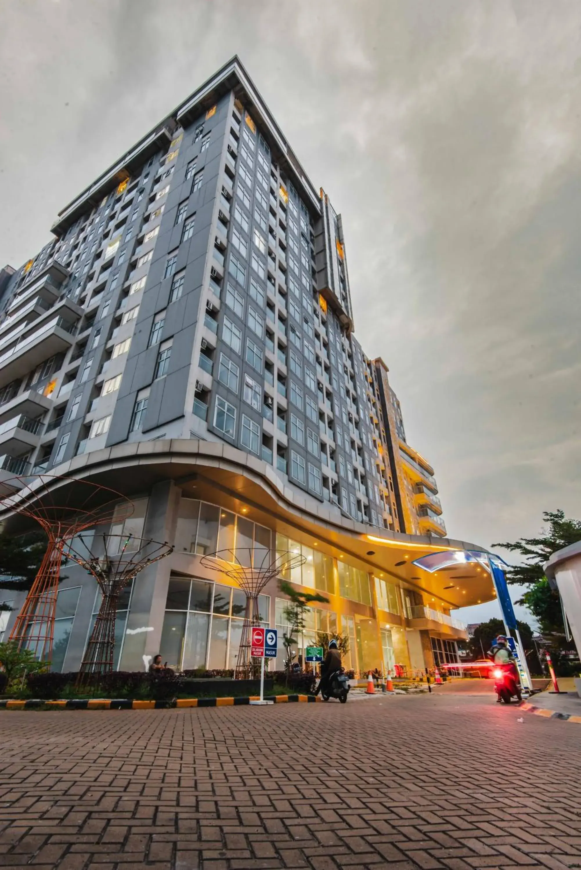 Property building in Escotel Amazana By Reccoma Property building in Escotel Amazana By Reccoma