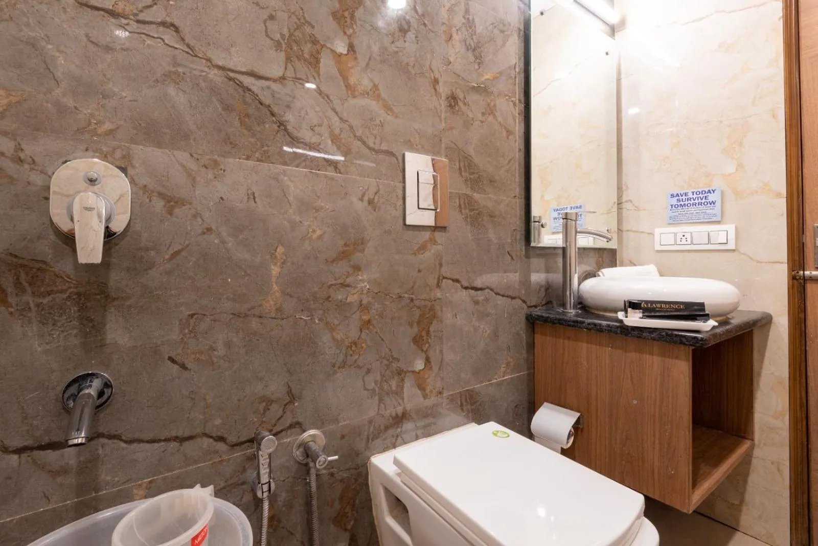 Shining hills by Lawrence Hotels