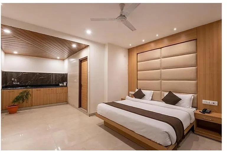 Bed in Shining hills by Lawrence Hotels