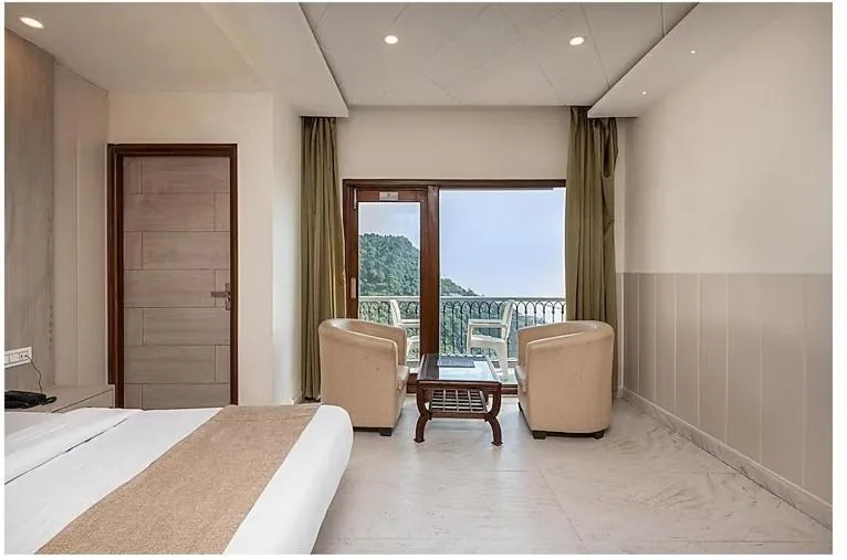 Bed in Shining hills by Lawrence Hotels