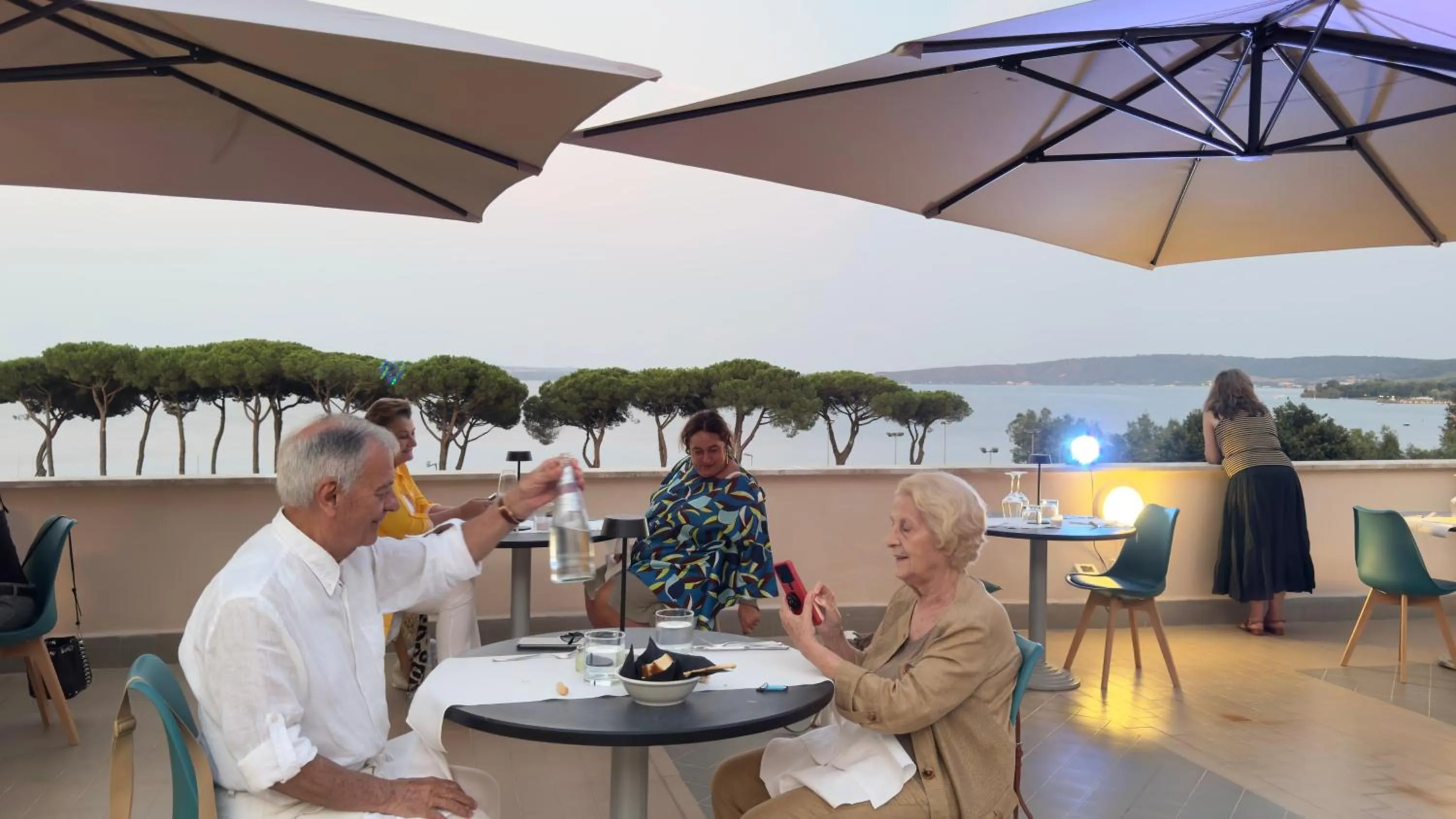 Evening entertainment in Lh Hotel Del Lago Bracciano