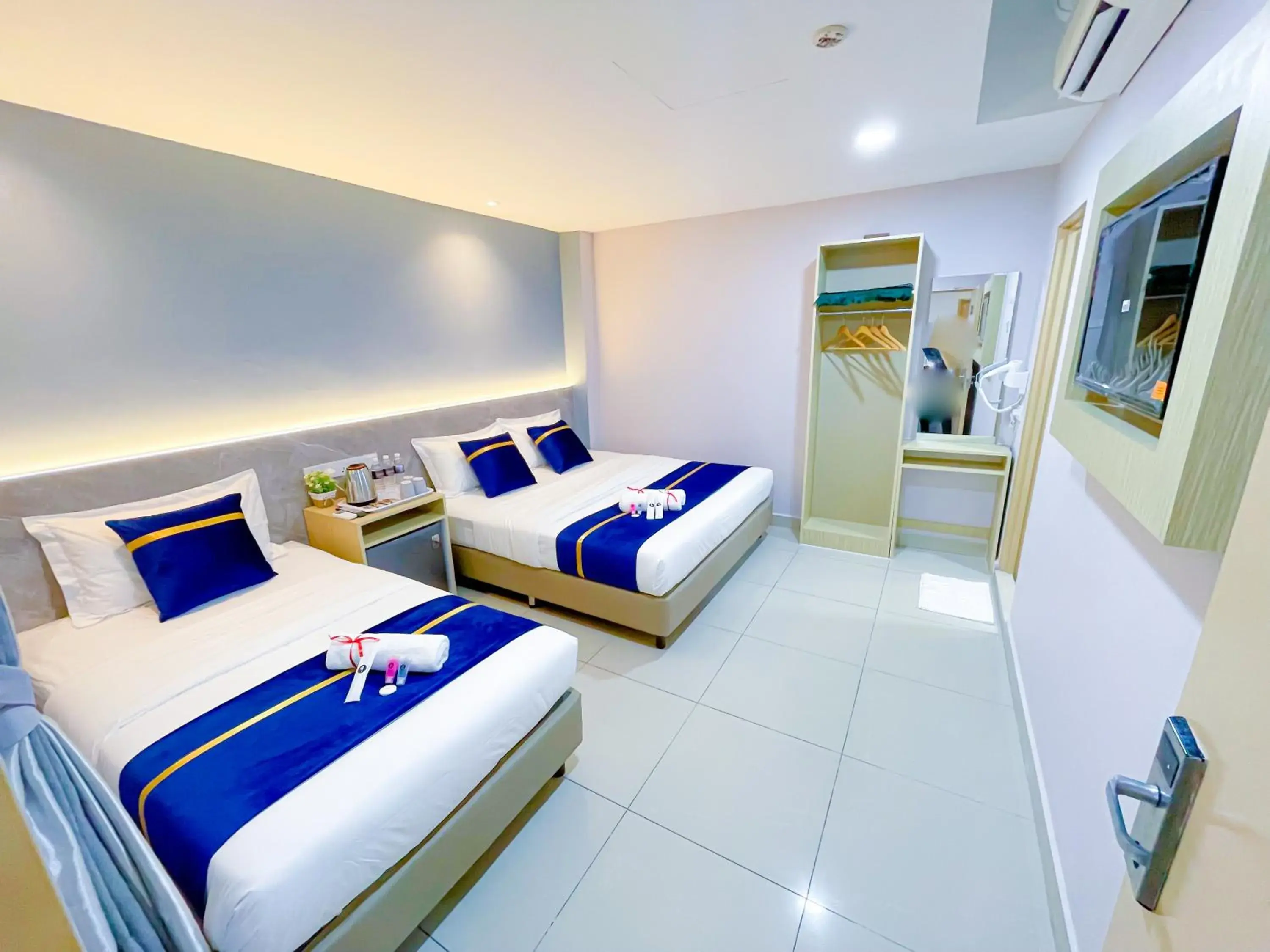 Deluxe Triple Room in StarQ Hotel Bukit Bintang Deluxe Triple Room in StarQ Hotel Bukit Bintang