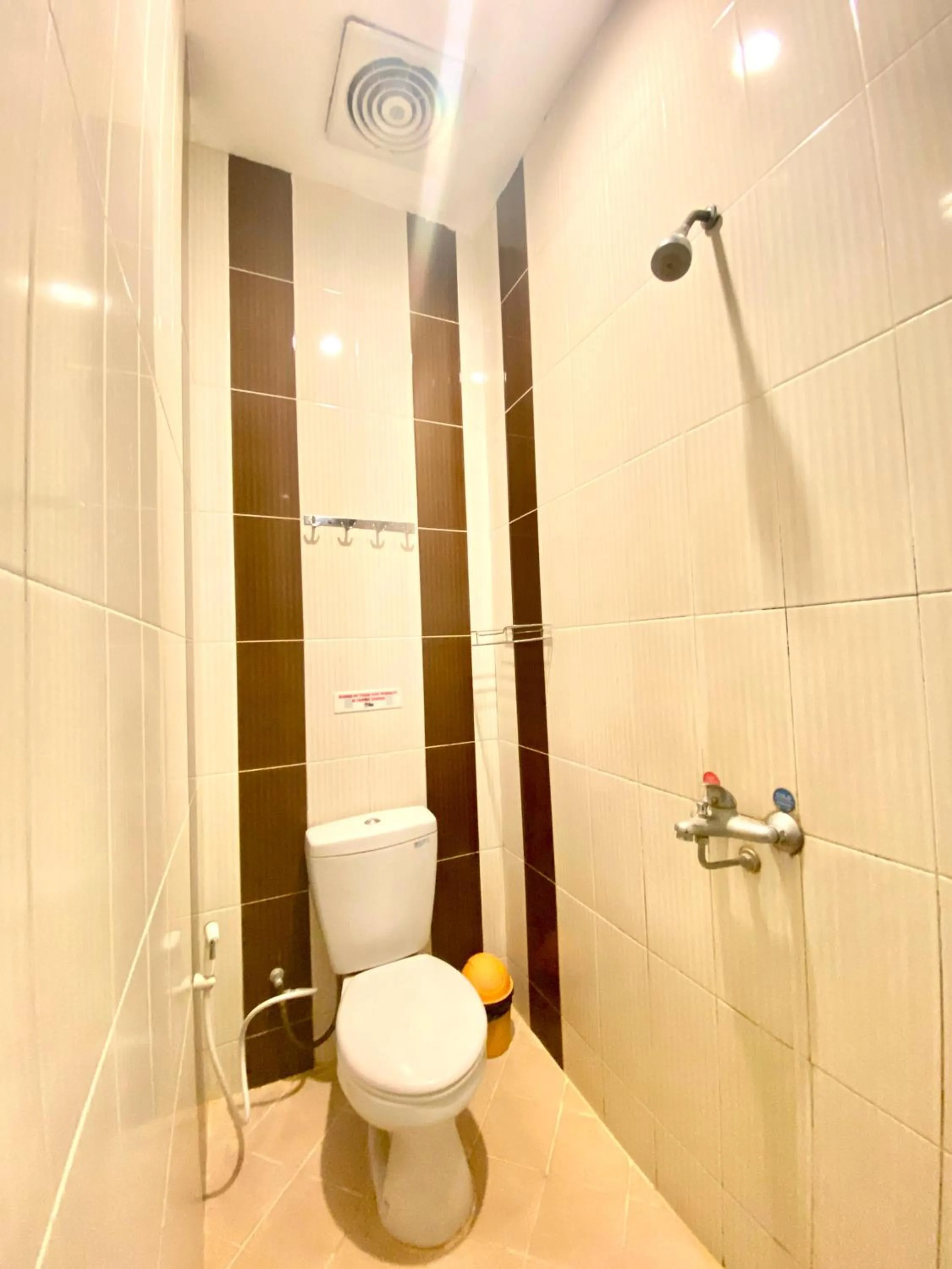 Bathroom in Cabin Hotel Bhayangkara