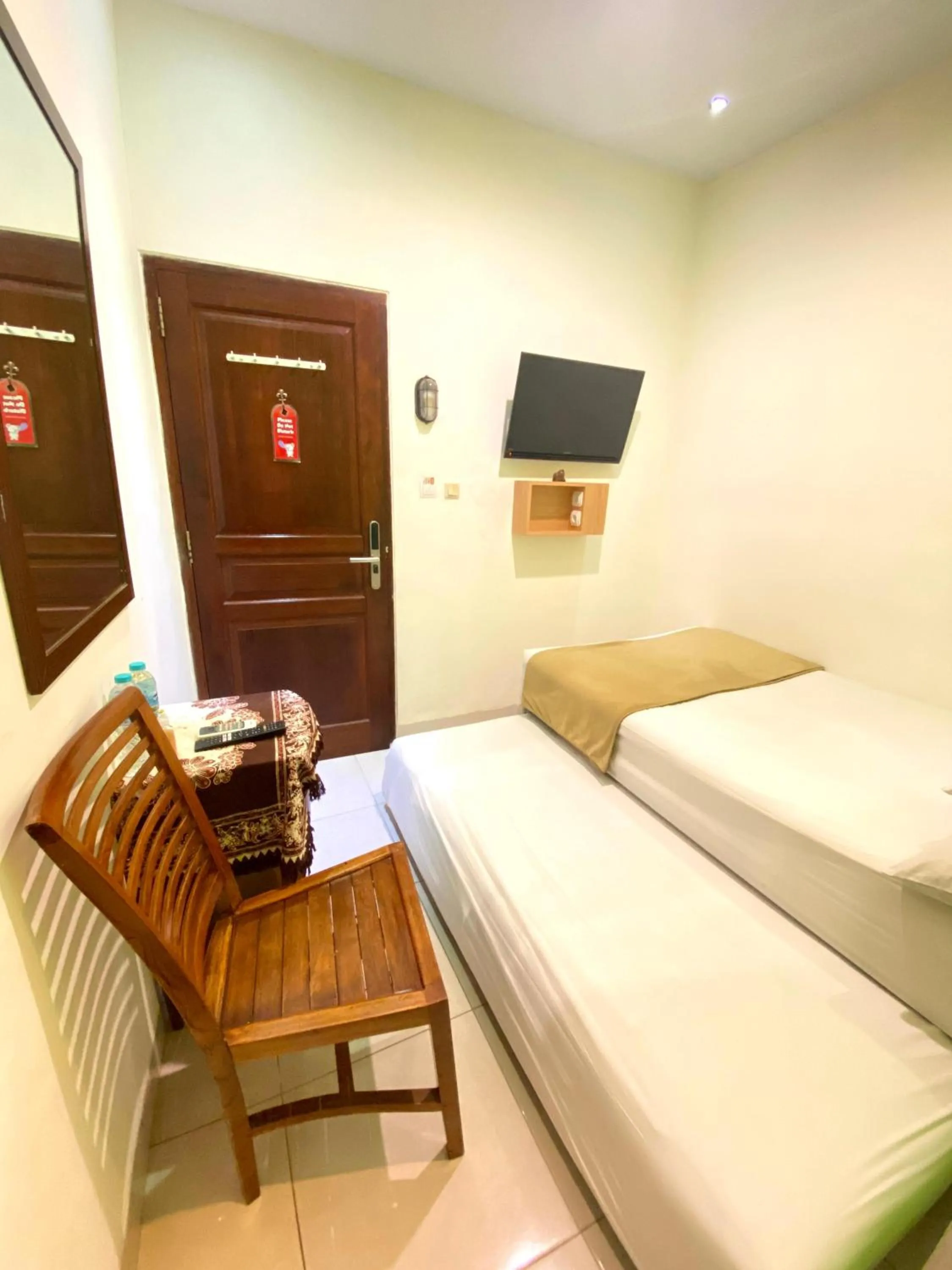 Bedroom, Bed in Cabin Hotel Bhayangkara