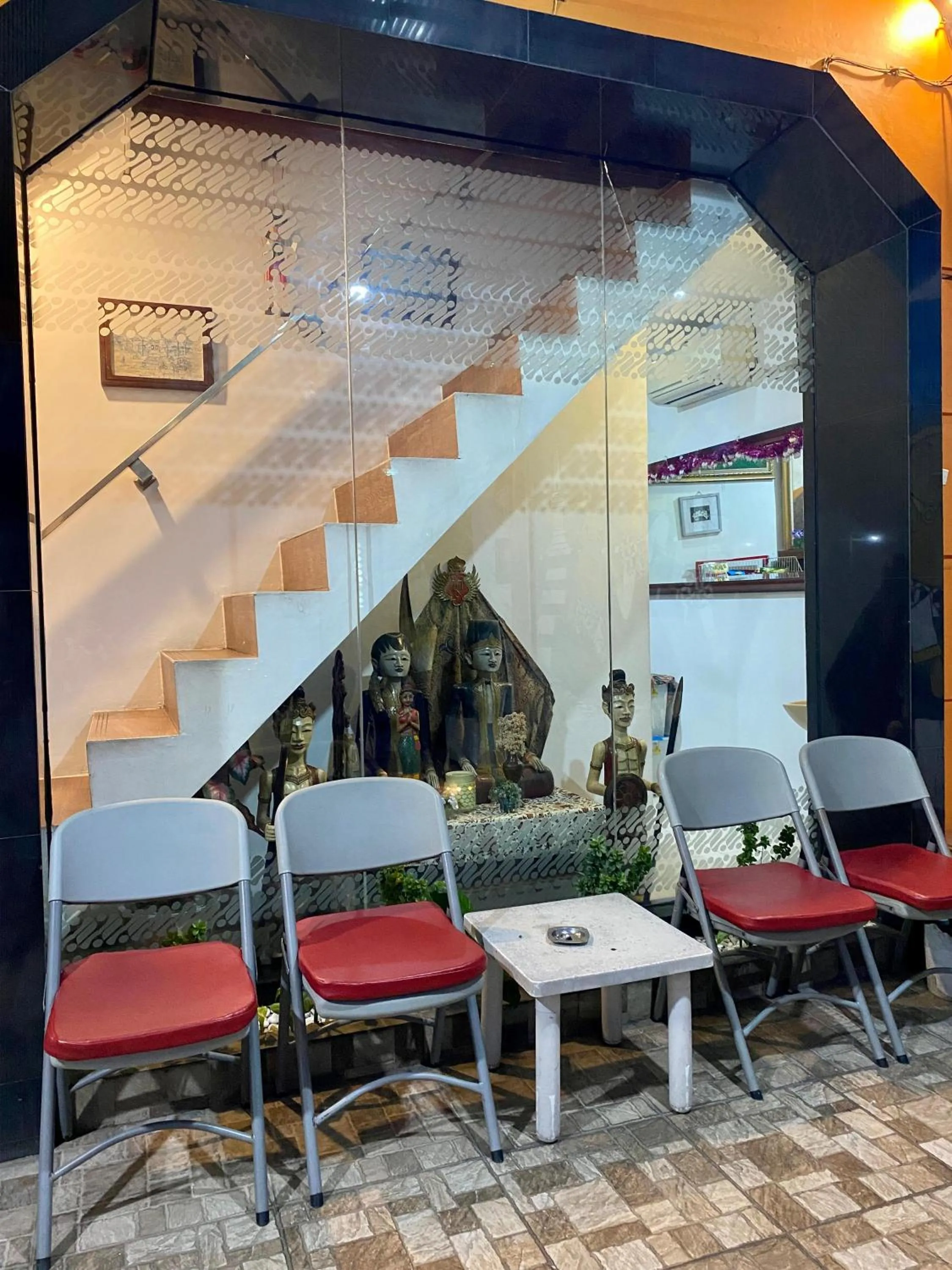 Seating area in Cabin Hotel Bhayangkara