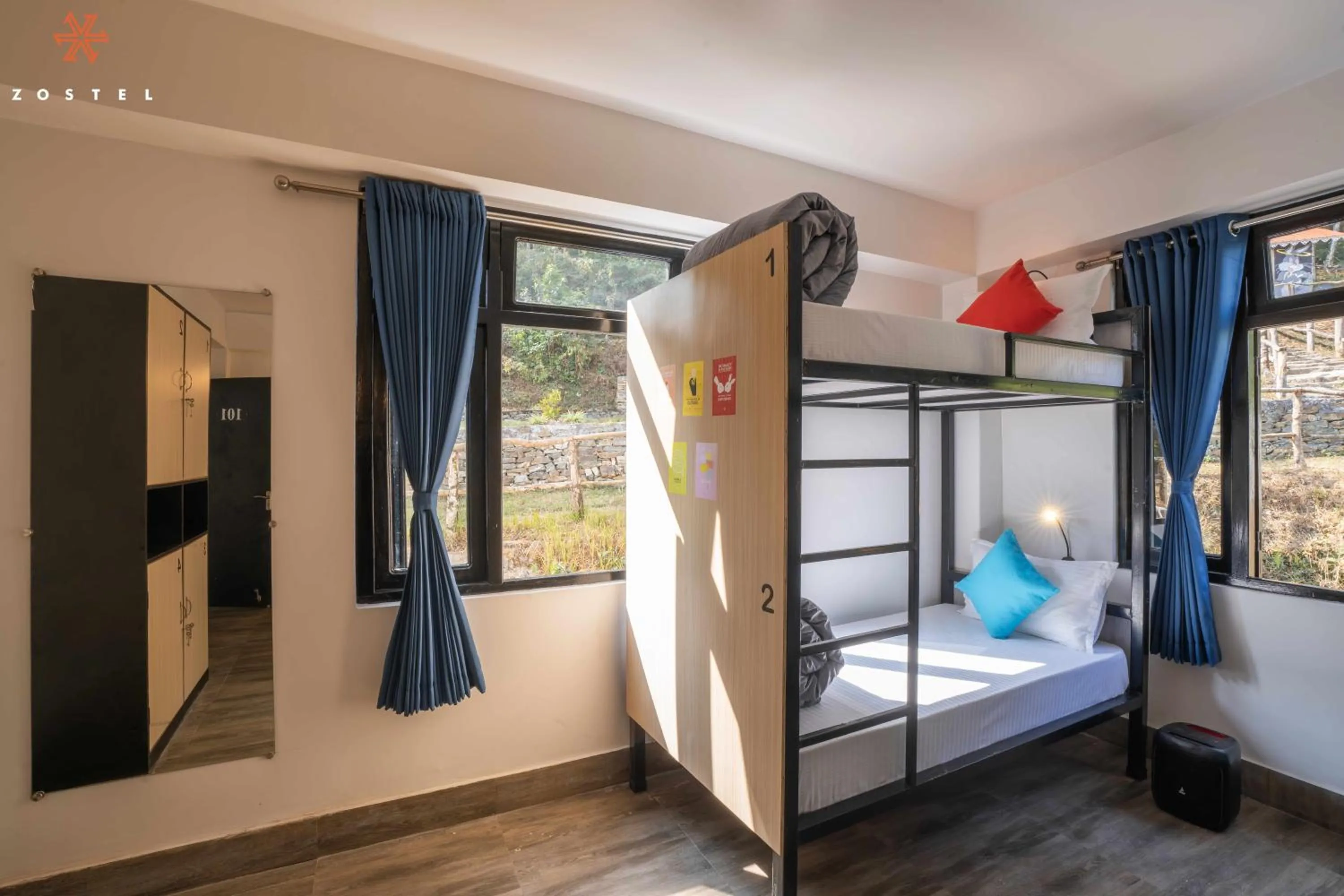 bunk bed, Bed in Zostel Rinchenpong (Pelling)
