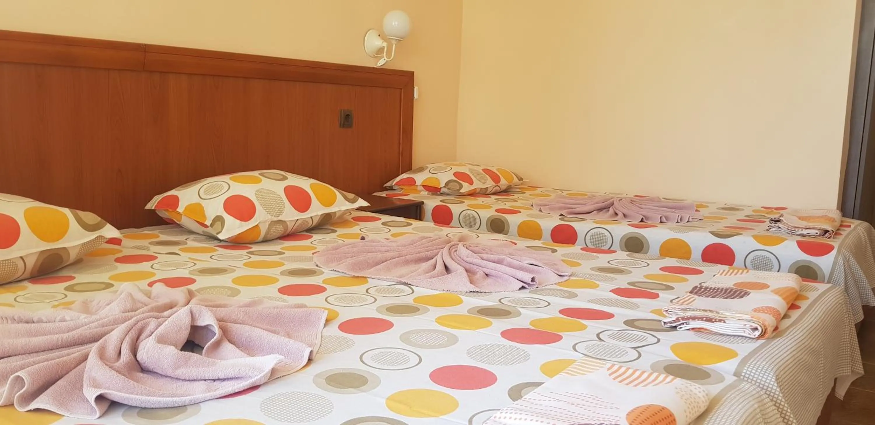 Photo of the whole room in DSK Hotel