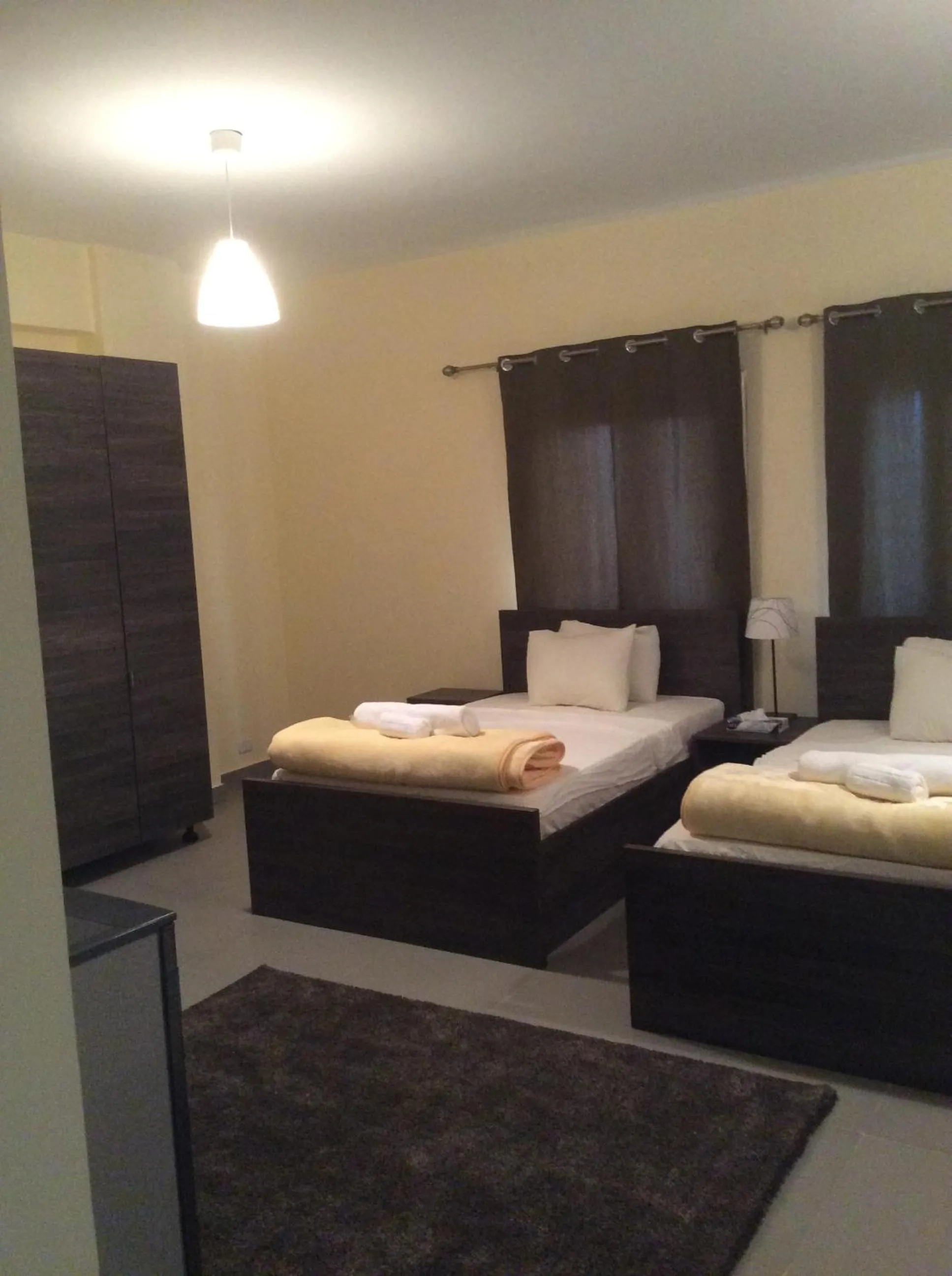 Photo of the whole room, Bed in Sakan 275