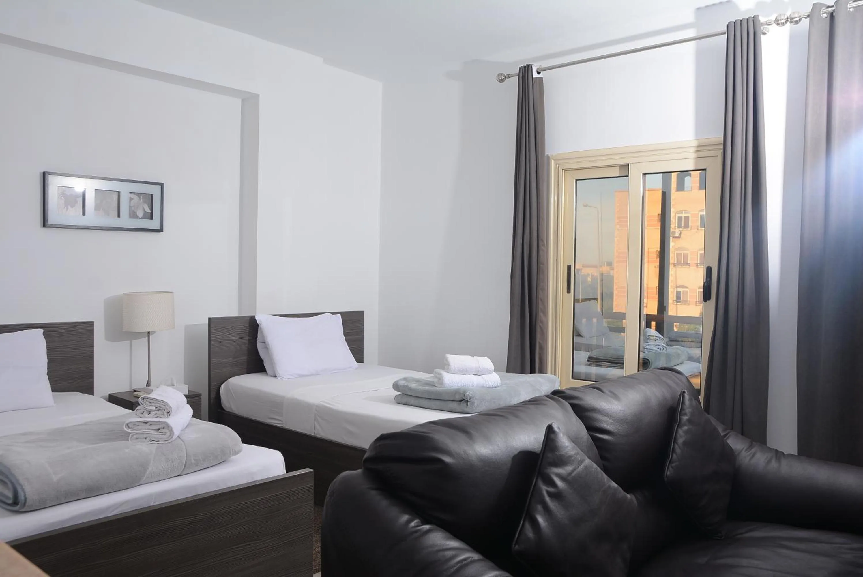 Photo of the whole room, Bed in Sakan 275