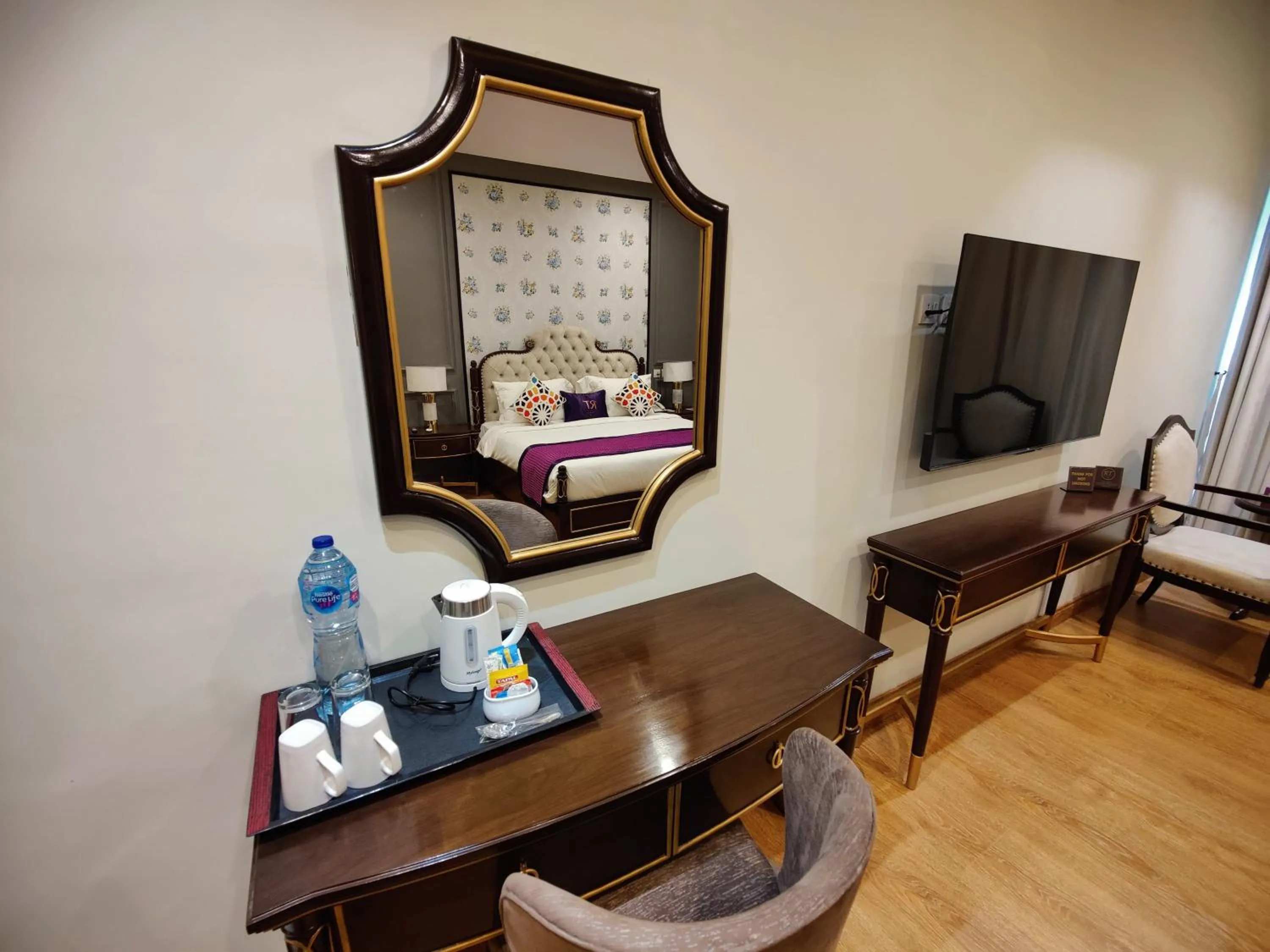 Bedroom, Bed in RT Grace Royal Taj Hotel Sukkur