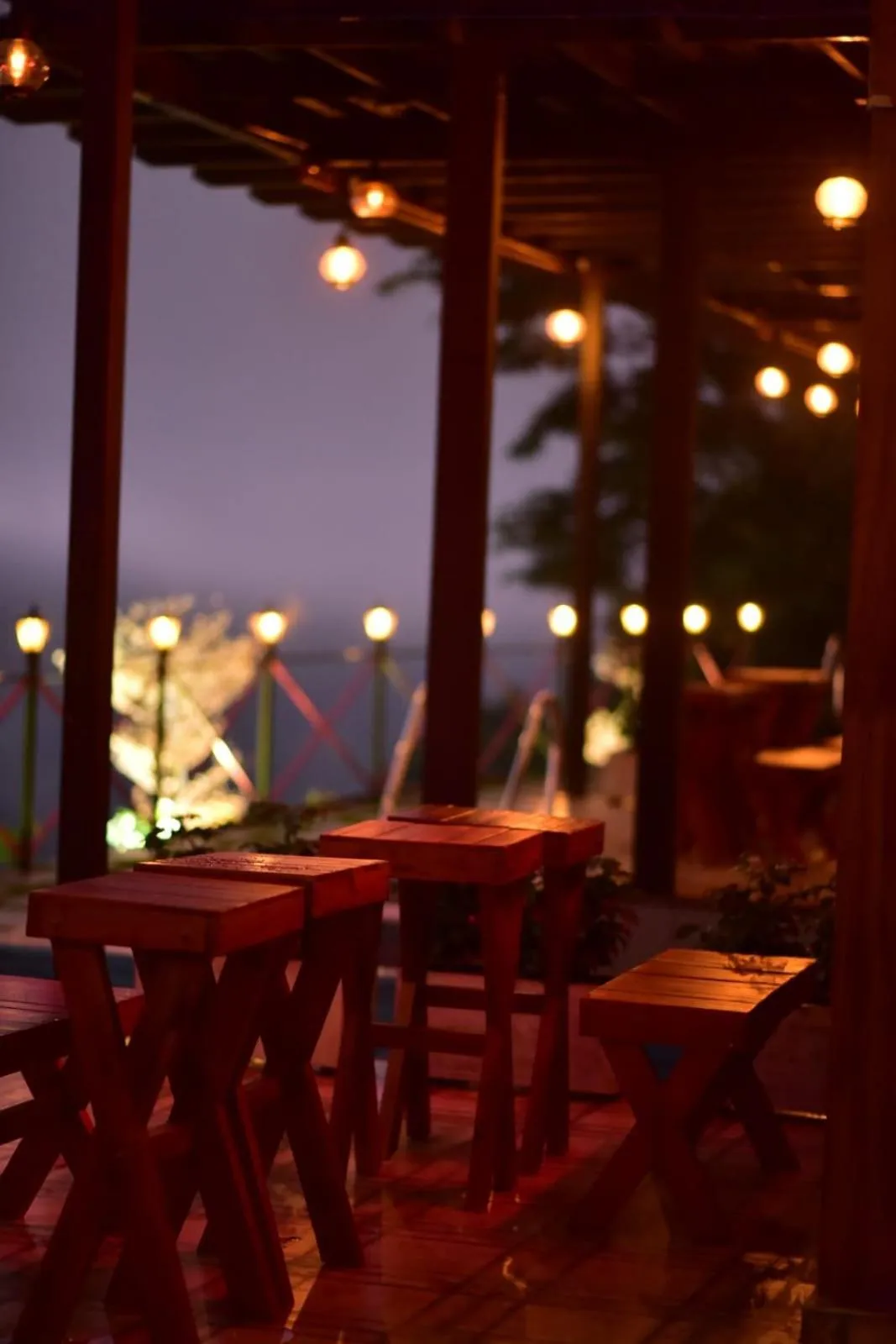 Restaurant/places to eat in Vayalada View Point Resort